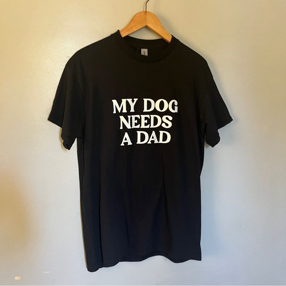 Gildan Crewneck Funny Gift for Women Medium My Dog Needs A Dad Size M / US 6-8 / IT 42-44 - 5 Thumbnail