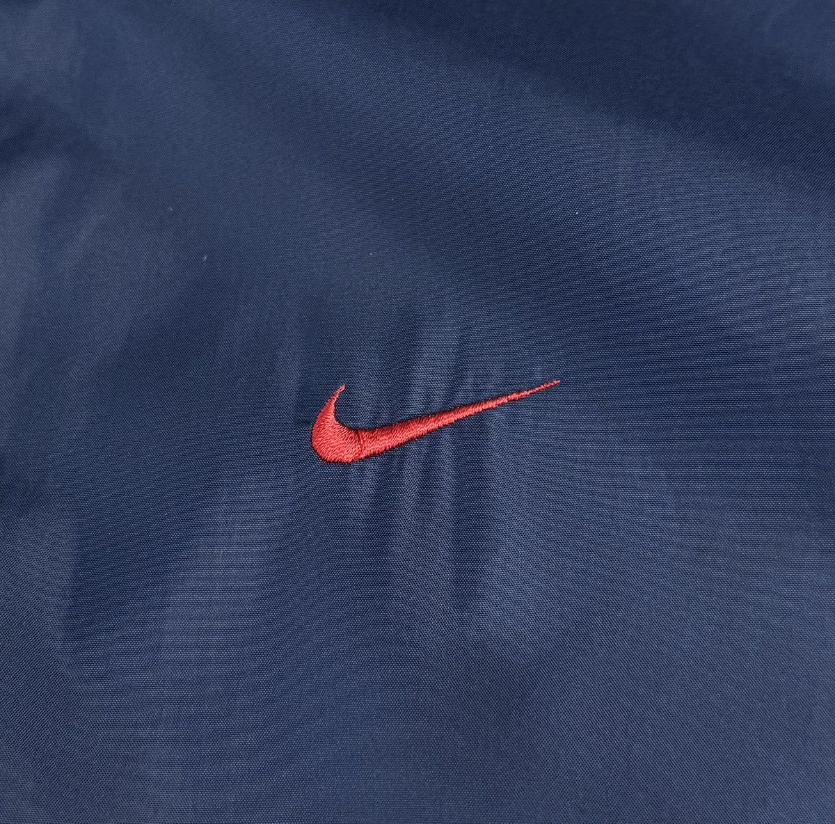 Nike Vintage Nike Drill Small Logo Nylon Track Jacket size L Size US L / EU 52-54 / 3 - 5 Thumbnail