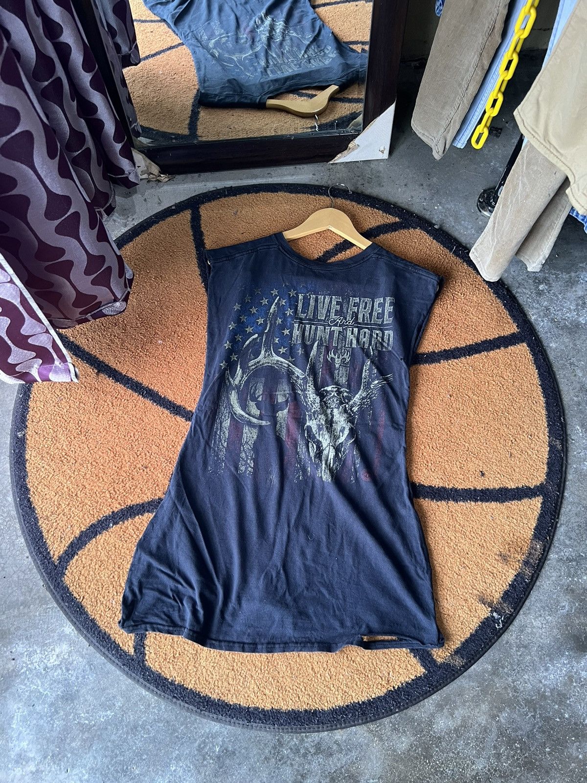 Other 🔥Distressed Live Free And Hunt Hard Sleeveless Size US L / EU 52-54 / 3 - 2 Thumbnail