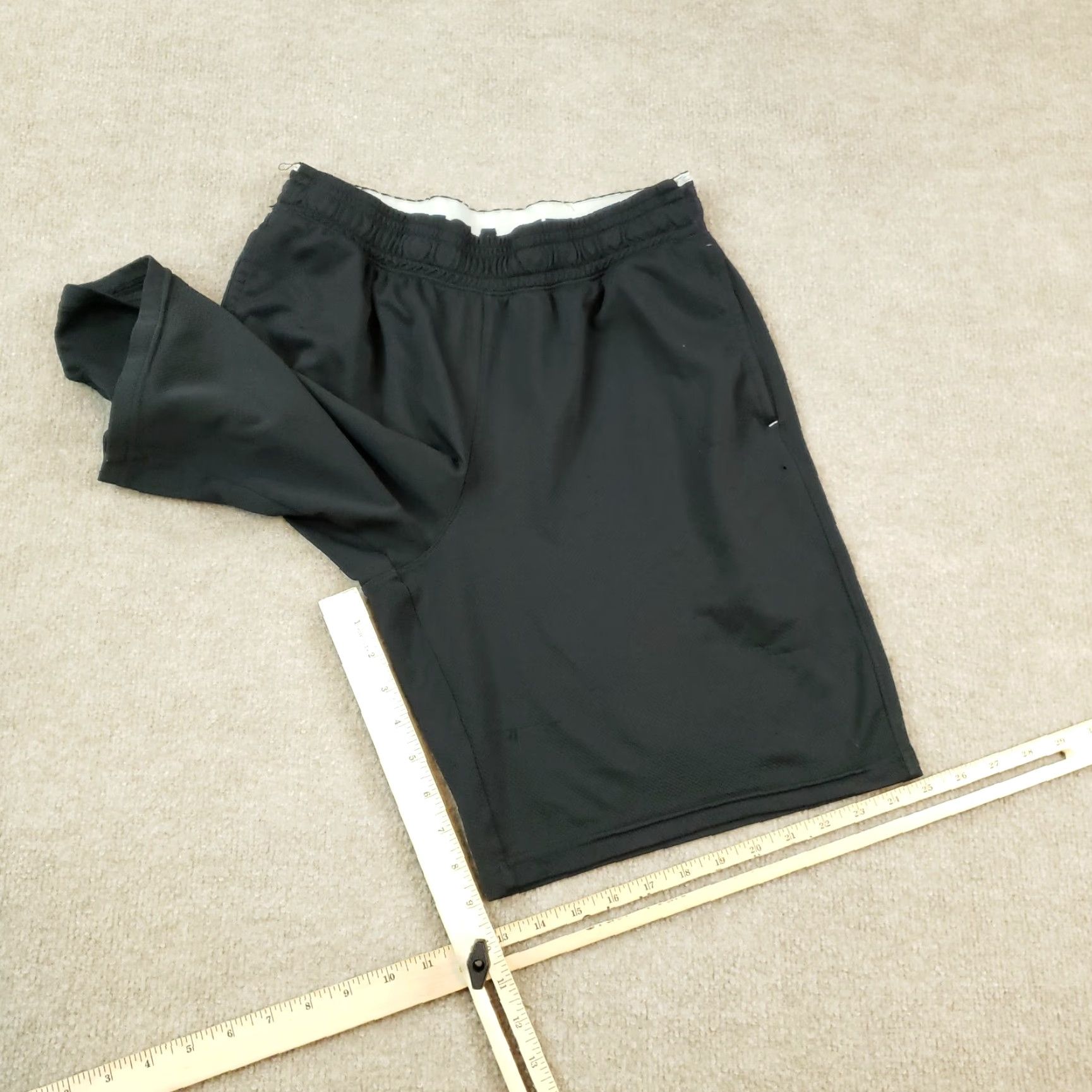 Under Armour Mens Medium Under Armour Black Basketball Shorts Elastic Waist Size US 28 / EU 44 - 2 Thumbnail