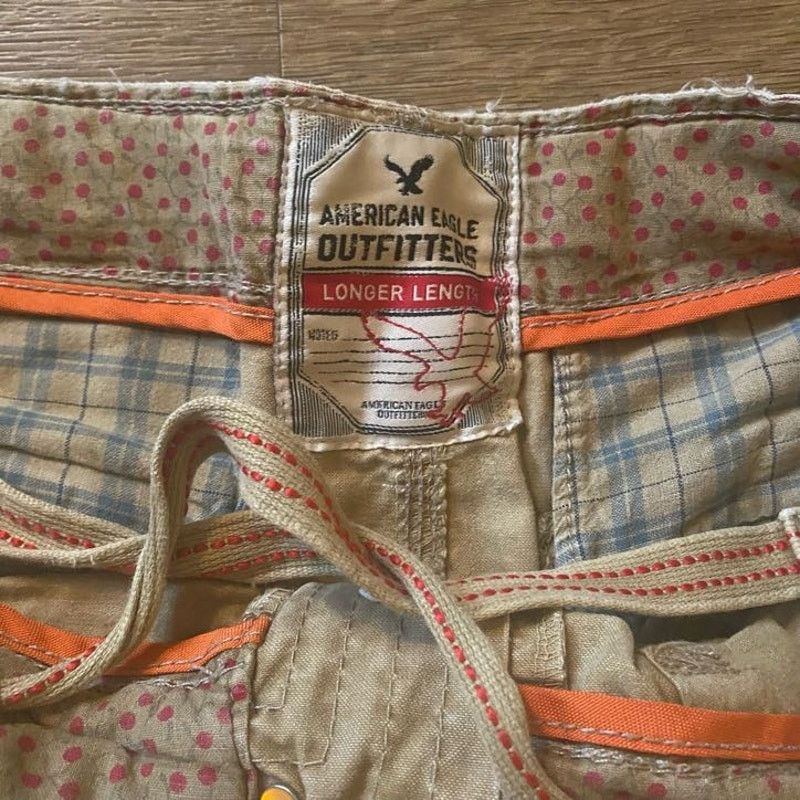 American Eagle Outfitters Y2k Tan American Eagle Cargo Shorts Size US 33 - 2 Thumbnail