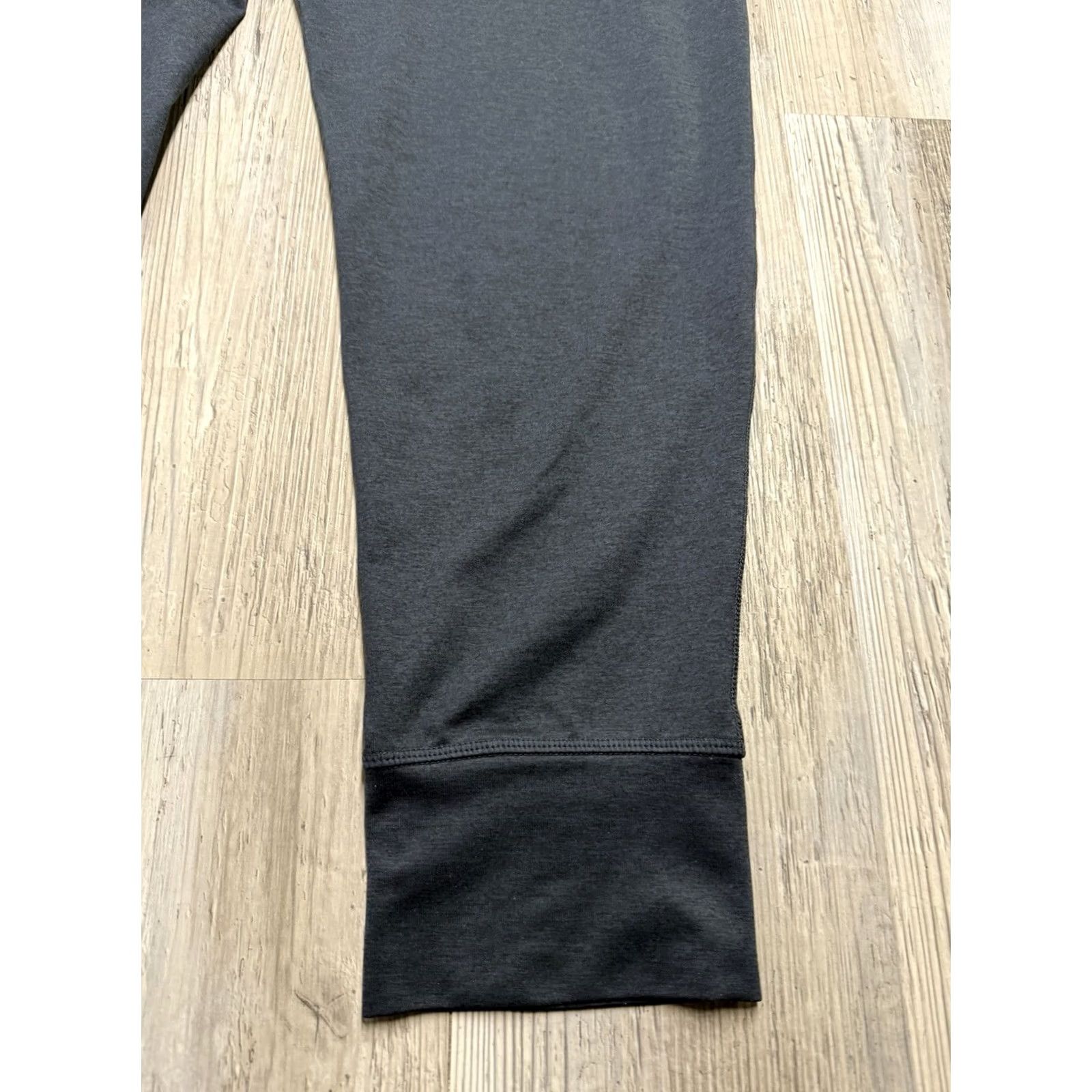 Vuori Vuori Sunday Performance Jogger Mens Medium Heather Black Drawstring Pockets Athletic Activewear Pants 28 Inseam Size US 31 - 6 Thumbnail