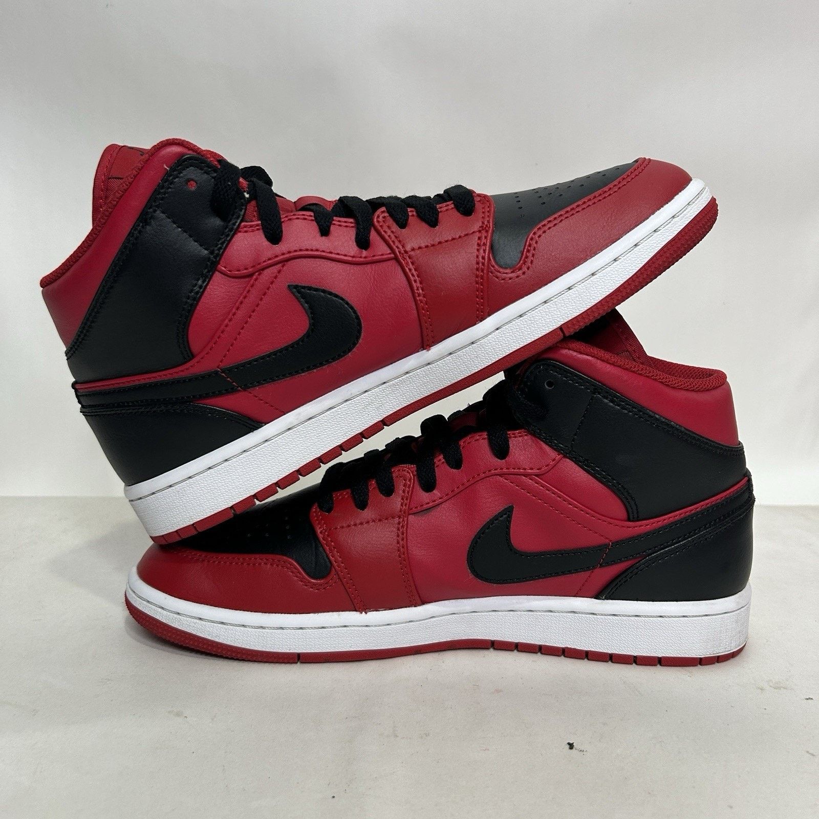 Jordan Brand Nike Air Jordan 1 Mid Retro “Reverse Bred/Gym Red Black” Size US 9 / EU 42 - 3 Thumbnail