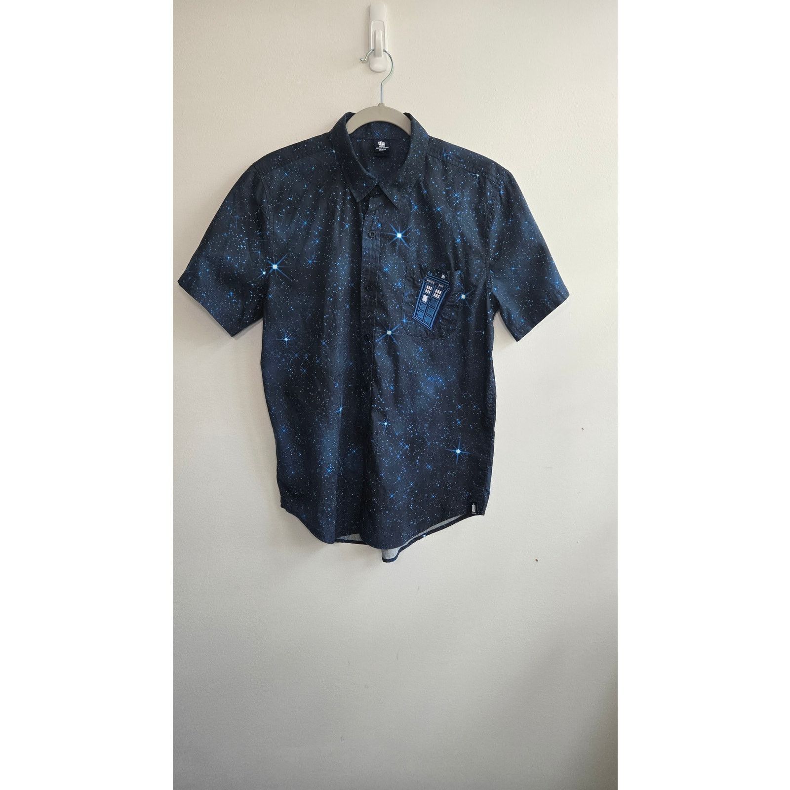 Other Dr. Who Mens Blue Button Down Short Sleeve Shirt Small. Size US S / EU 44-46 / 1 - 1 Thumbnail
