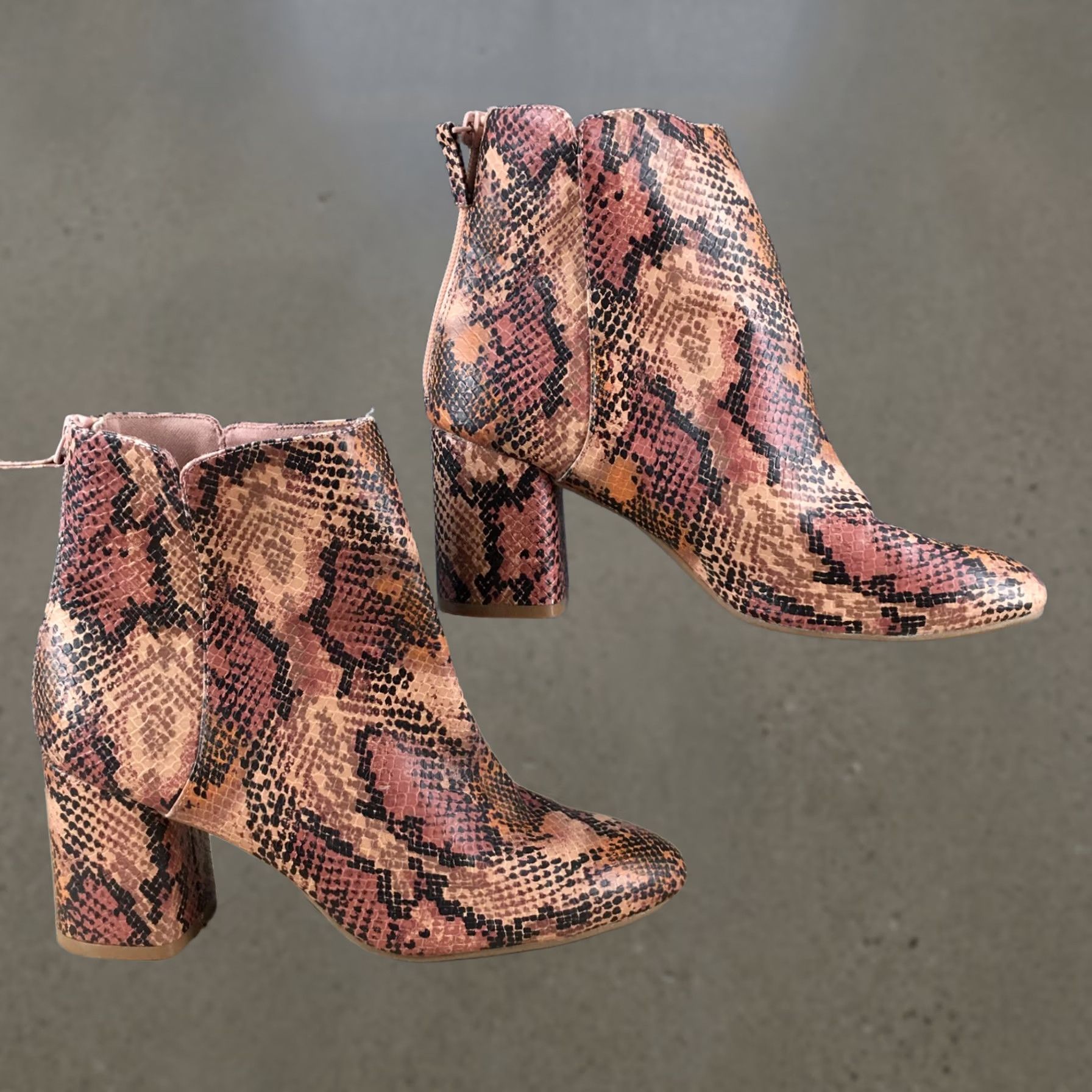 Old Navy Old Navy Booties Womens 7 Animal Print Brown Leather Back Zip Boot Heels Size US 7 / IT 37 - 1 Thumbnail
