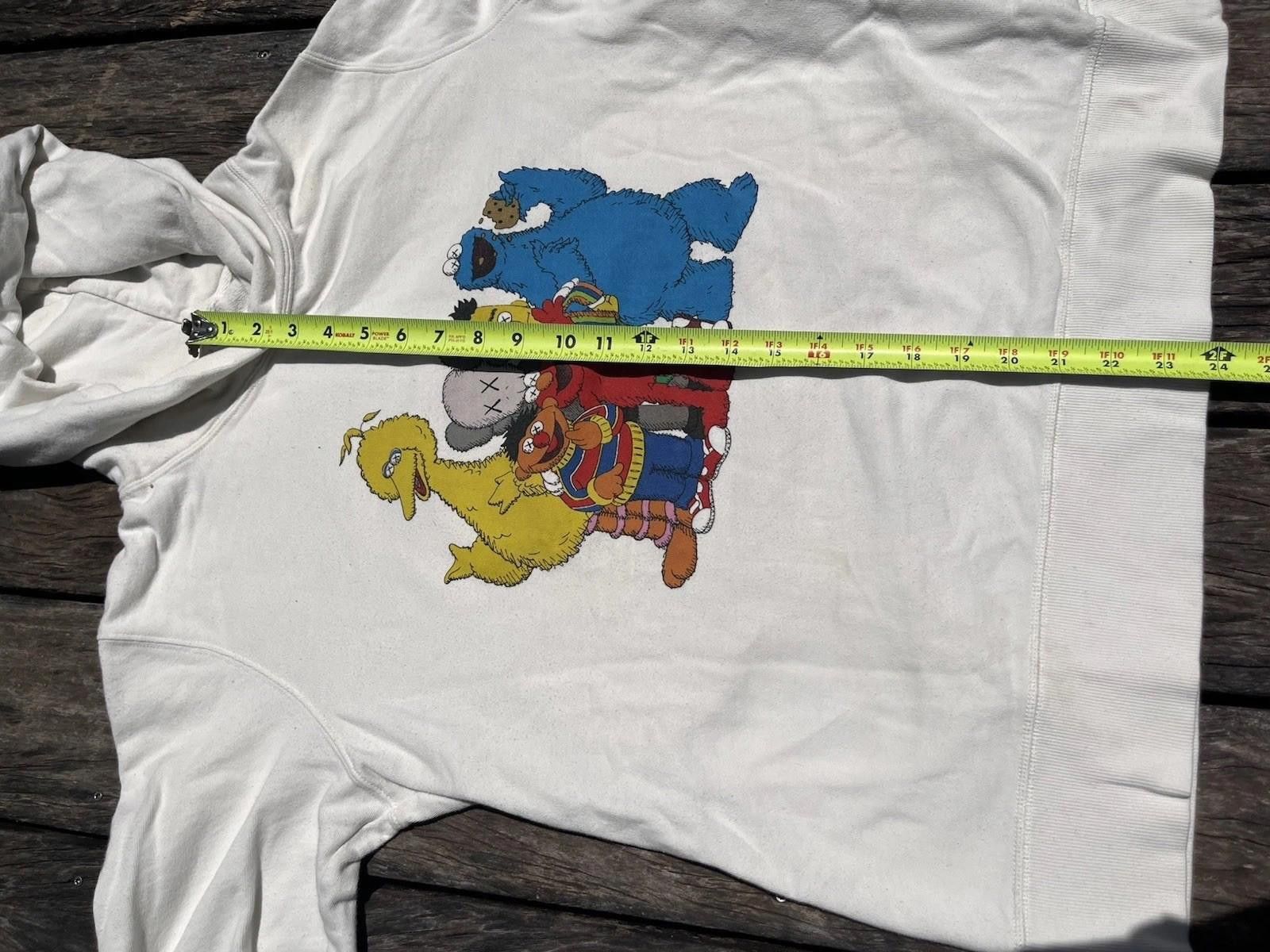 Kaws × Uniqlo Kaws Sesame Street Uniqlo Hoodie!!! Hypebeast Elmo 🤑 Size US M / EU 48-50 / 2 - 6 Thumbnail