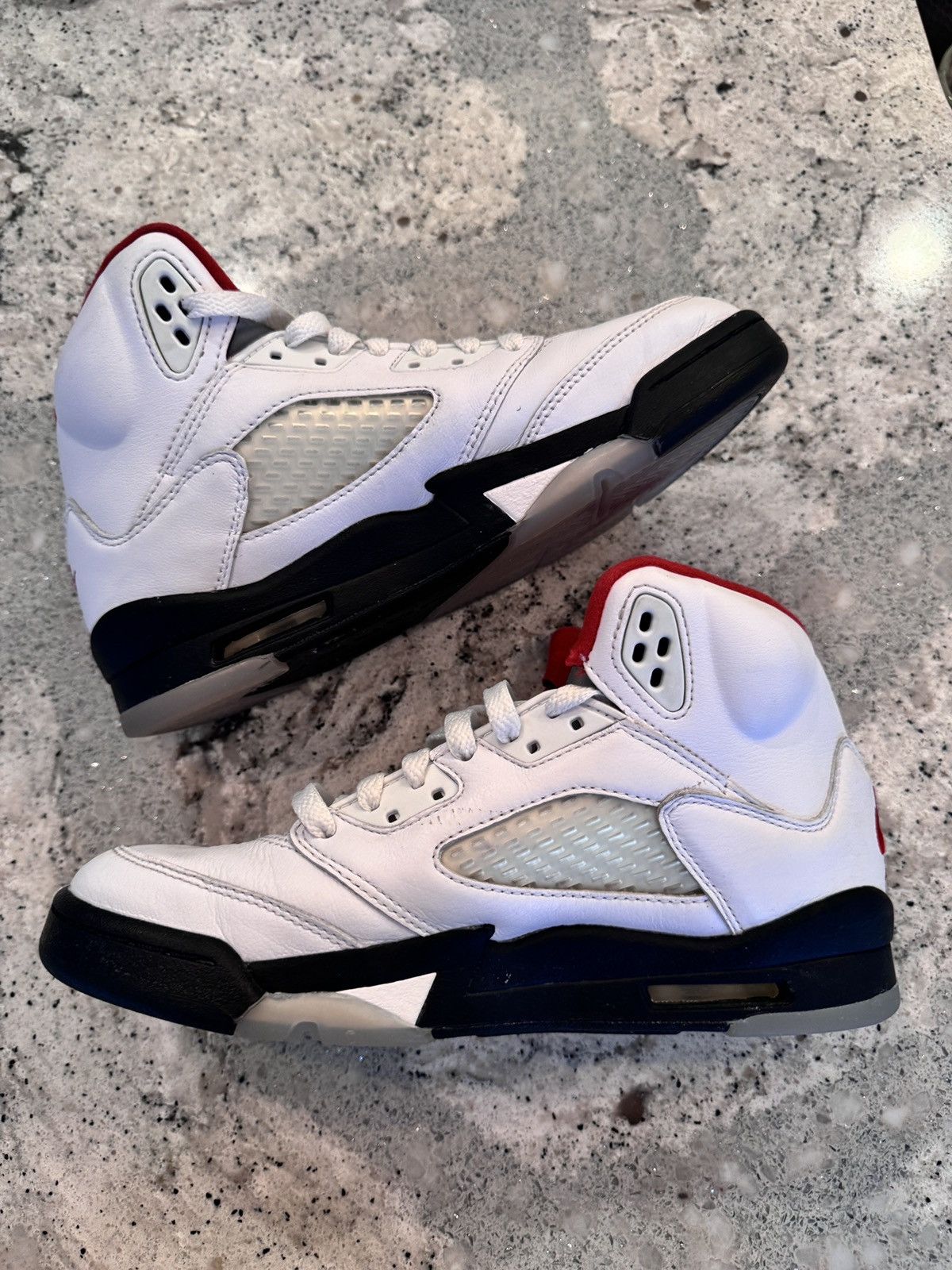 Jordan Brand Air Jordan 5 GS White Fire Red 2020 - Size 5.5Y Size US 5.5 / EU 38 - 3 Thumbnail