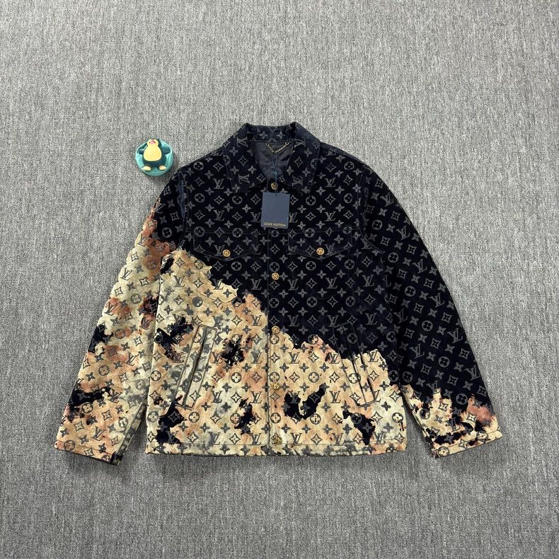 Louis Vuitton Louis Vuitton 24 Fire Cloud Logo Jacket 2502-Nextarrow Size US S / EU 44-46 / 1 - 1 Thumbnail