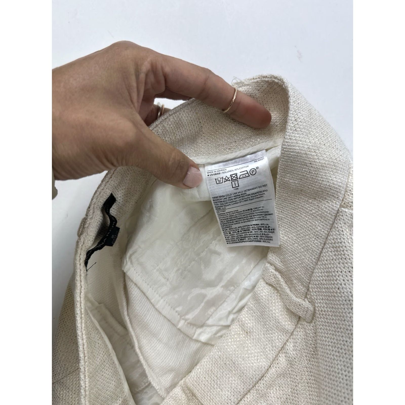 Banana Republic VINTAGE Banana Republic Shorts Women’s 2 Ivory Gold Metallic Chino Size 26" / US 2 / IT 38 - 5 Thumbnail