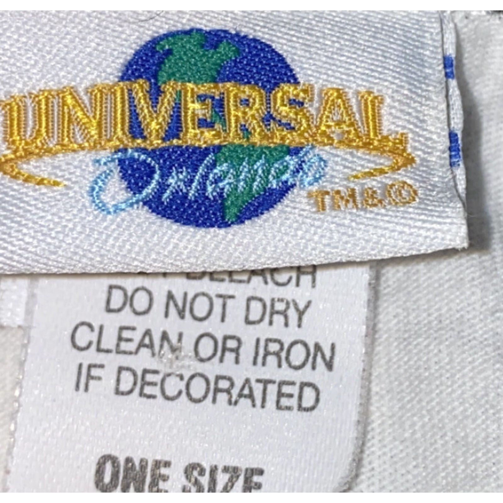 Vintage VINTAGE Universal Orlando T-Shirt Mens White Dr. Seuss Short Sleeve L 24 In Armpit Regular Cotton Single Stitch Size US L / EU 52-54 / 3 - 4 Thumbnail