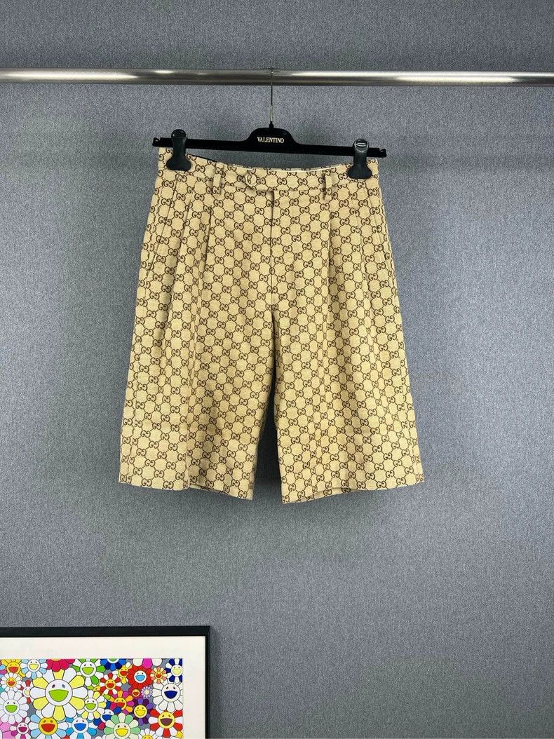 Gucci Gucci Logo Patterned Shorts in Excellent Condition - dmc Size US 31 - 1 Thumbnail