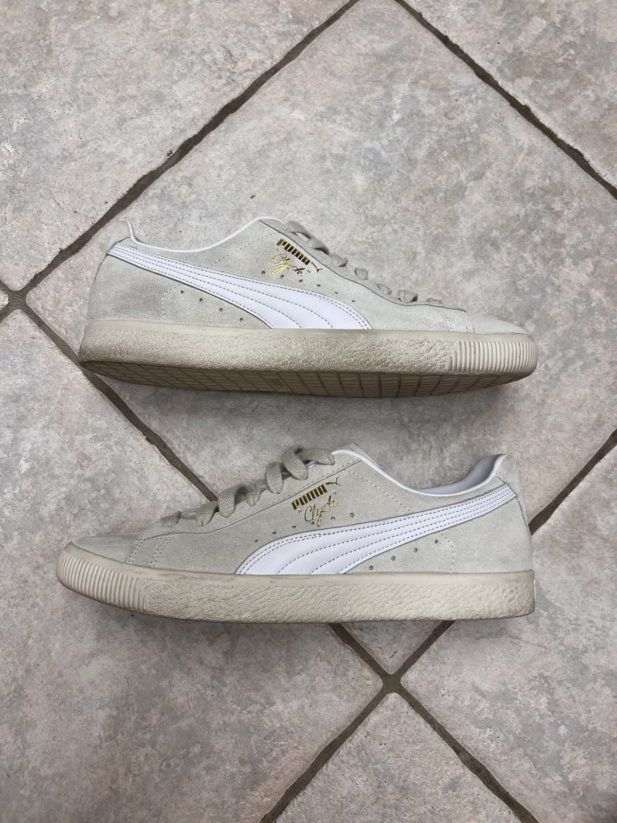 Puma Beige Puma Clyde Size US 12 / EU 45 - 1 Thumbnail