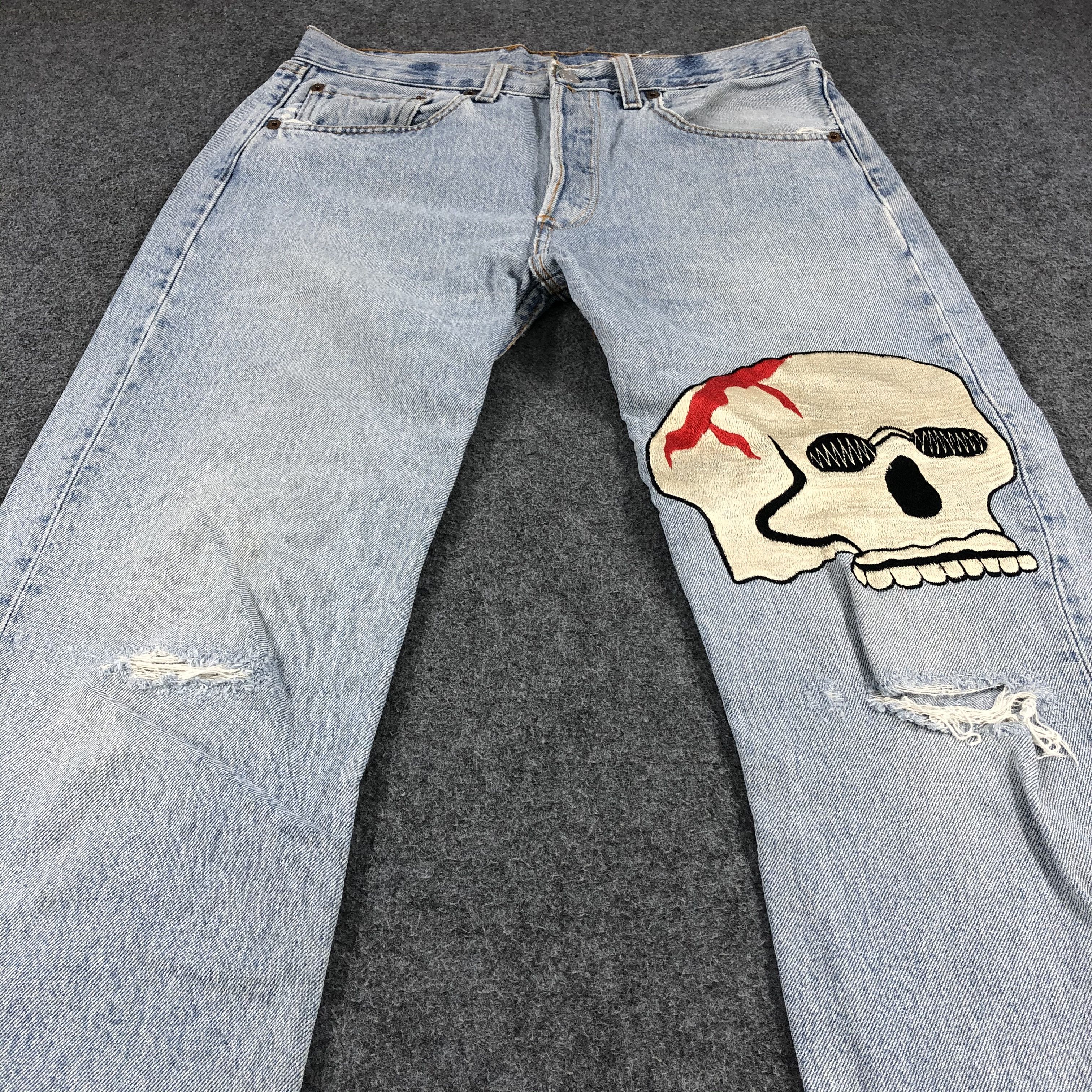 Levi's × Vintage Vintage 90s Light Wash Levis 501 Jeans Skull Patch-JM971 Size US 31 - 3 Thumbnail