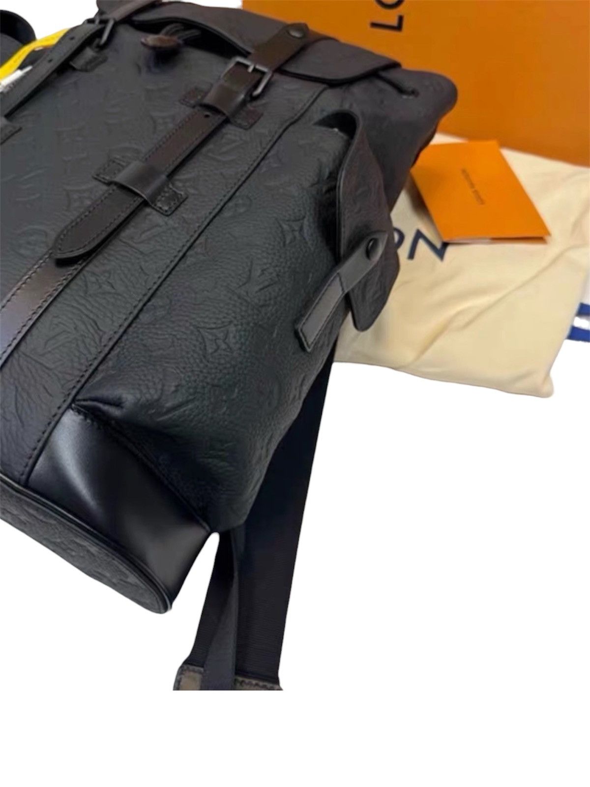 Louis Vuitton Louis Vuitton Christopher Taurillon MM Backpack leather Mono Size ONE SIZE - 2 Thumbnail