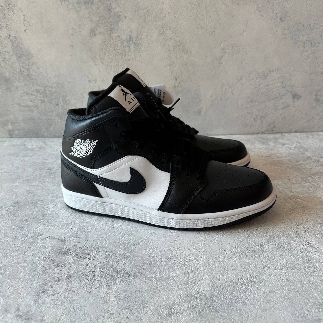 Jordan Brand Air Jordan 1 Mid 'Off Noir Toe' DQ8426-010 Size 42,5 Size US 9 / EU 42 - 2 Thumbnail