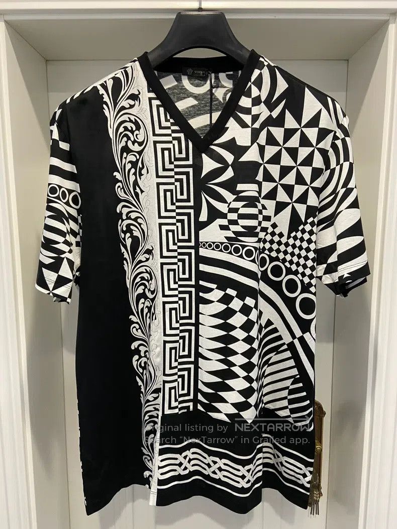 Versace Versace Baroque black and white patterned T-shirt Size US XXL / EU 58 / 5 - 1 Thumbnail