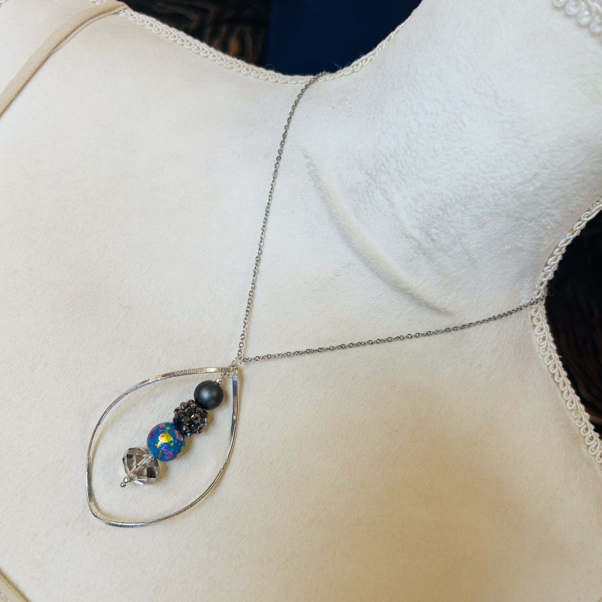 Handmade Handcrafted vintage bead dangle open ring on chain necklace Size ONE SIZE - 2 Thumbnail