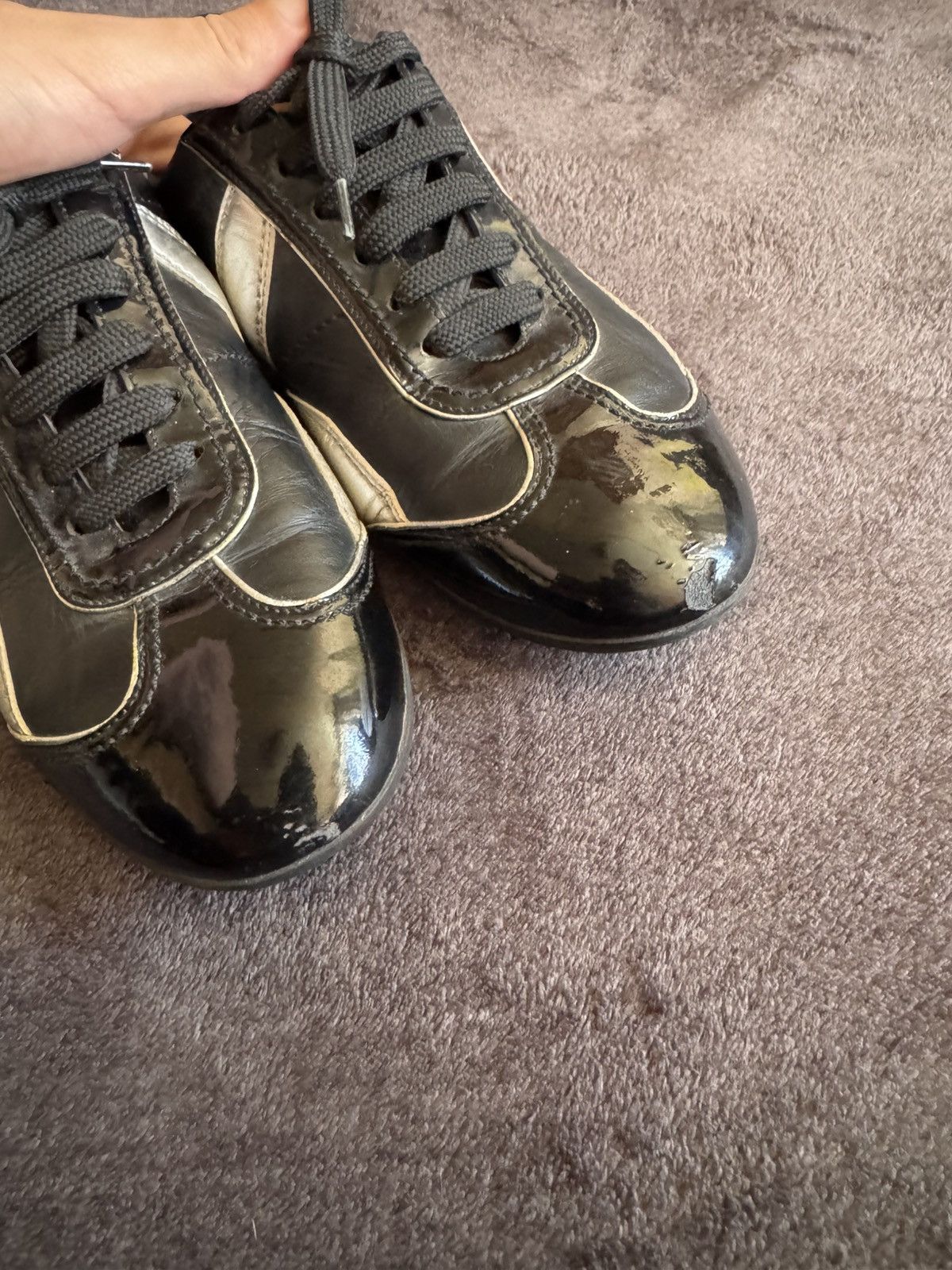 Louis Vuitton Luis Vuitton low-cut silver flower black leather sneakers Size US 7 / IT 37 - 9 Thumbnail