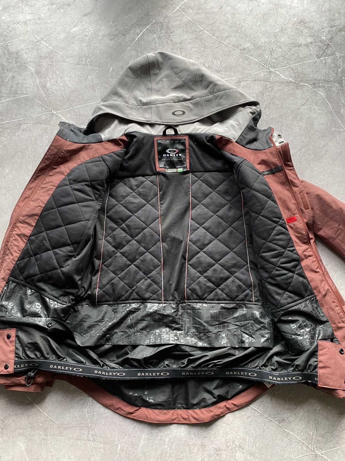 Oakley Rare Y2K Oakley Light Gorpcore Rain Outdoor Jacket Gorpcore Size US S / EU 44-46 / 1 - 7 Thumbnail