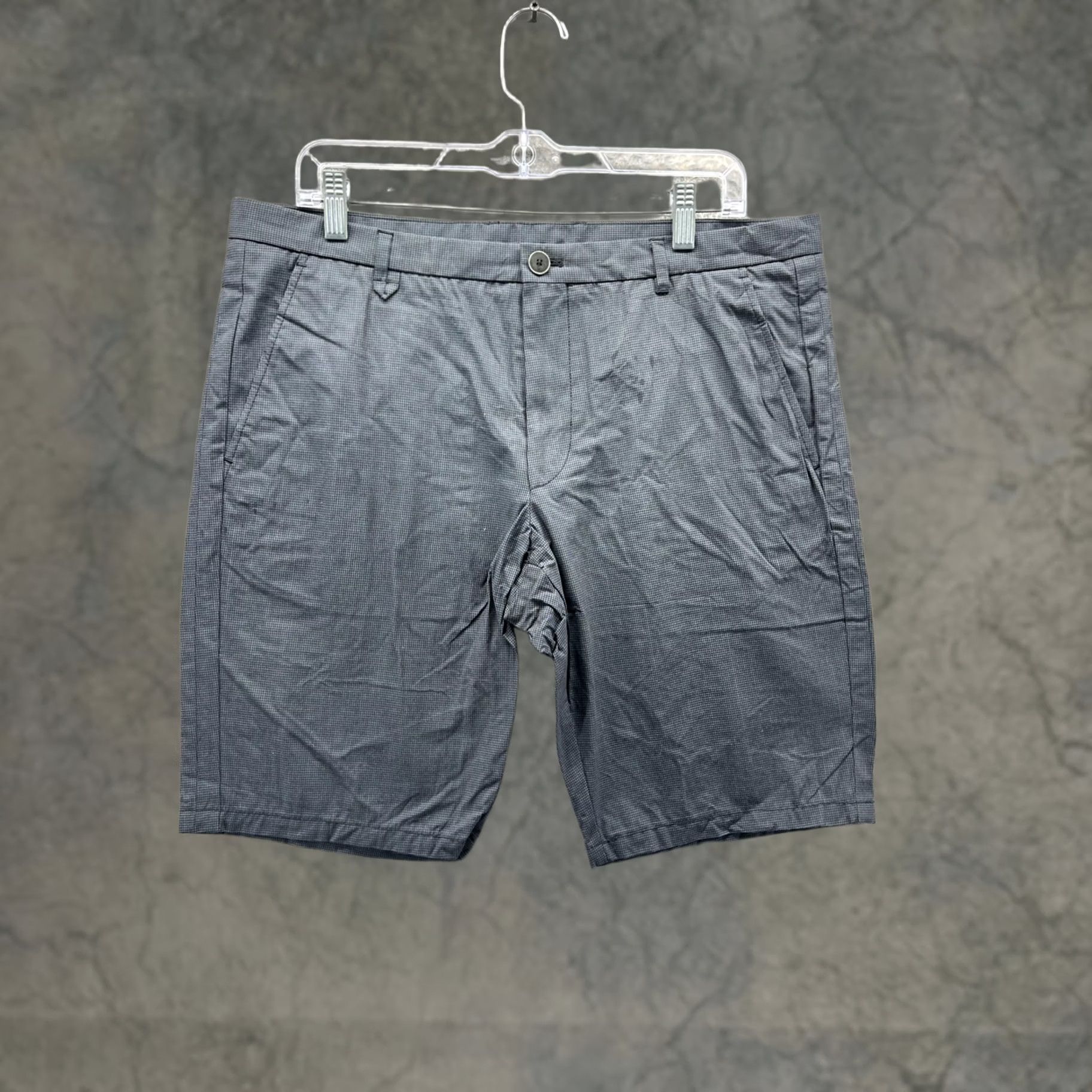 Hugo Boss Hugo Boss Shorts Mens 36 Gray Check Chino Flat Front 10 Inseam Casual Summer Mens Size US 36 / EU 52 - 1 Thumbnail