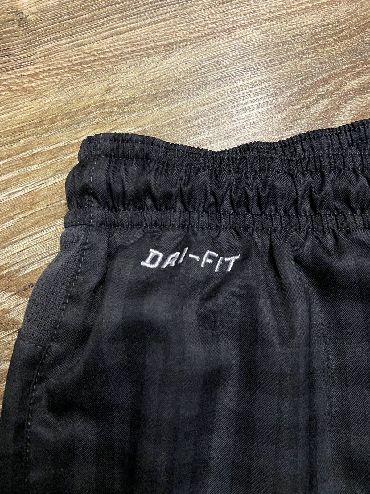 Nike × Vintage Vintage Nike Manchester United Y2K Shorts Streetwear Swoosh Size US 33 - 4 Thumbnail