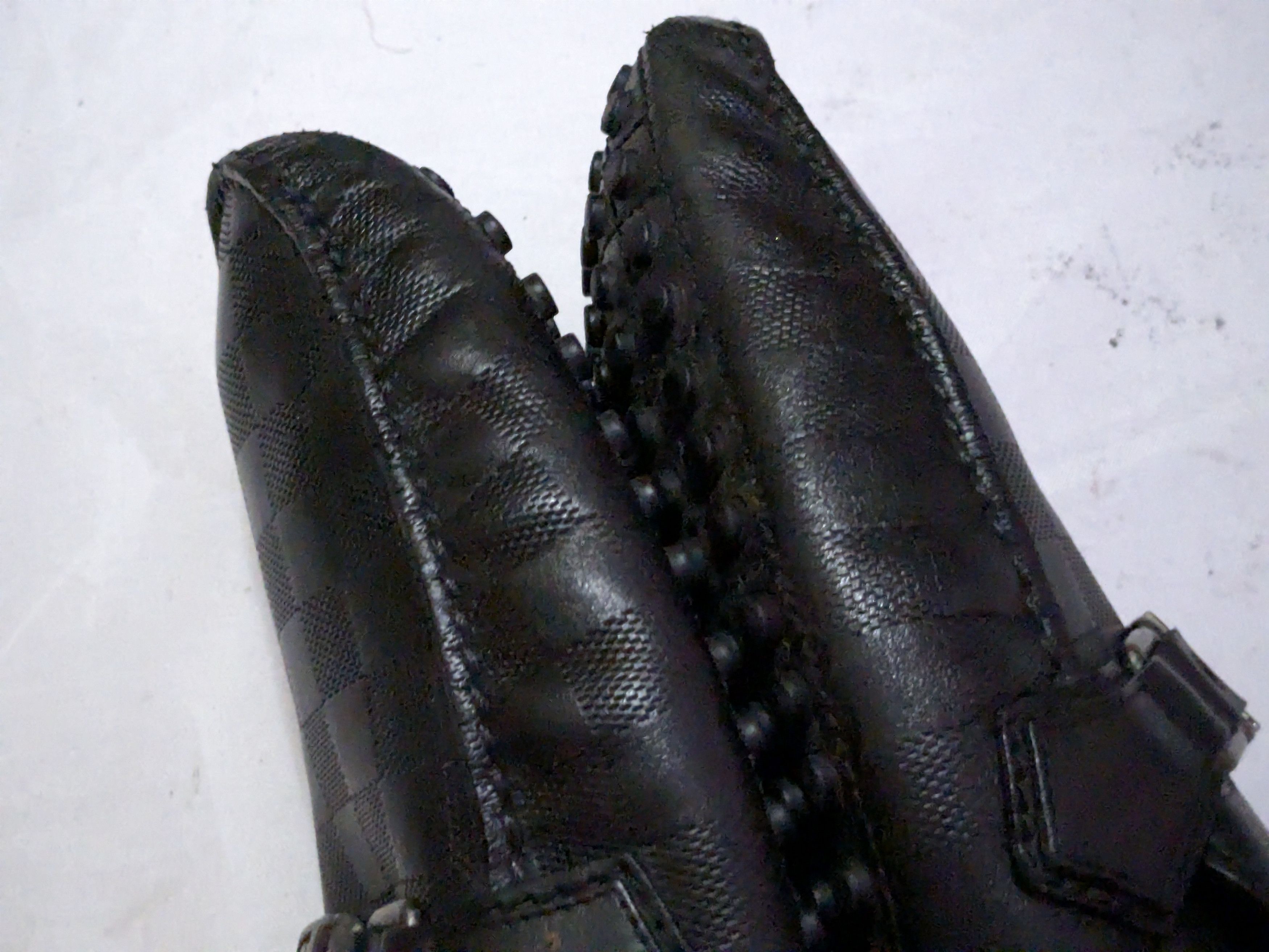 Louis Vuitton Louis Vuitton Driving Loafers Black 11 Leather LV Buckle Size US 11 / EU 44 - 17 Thumbnail