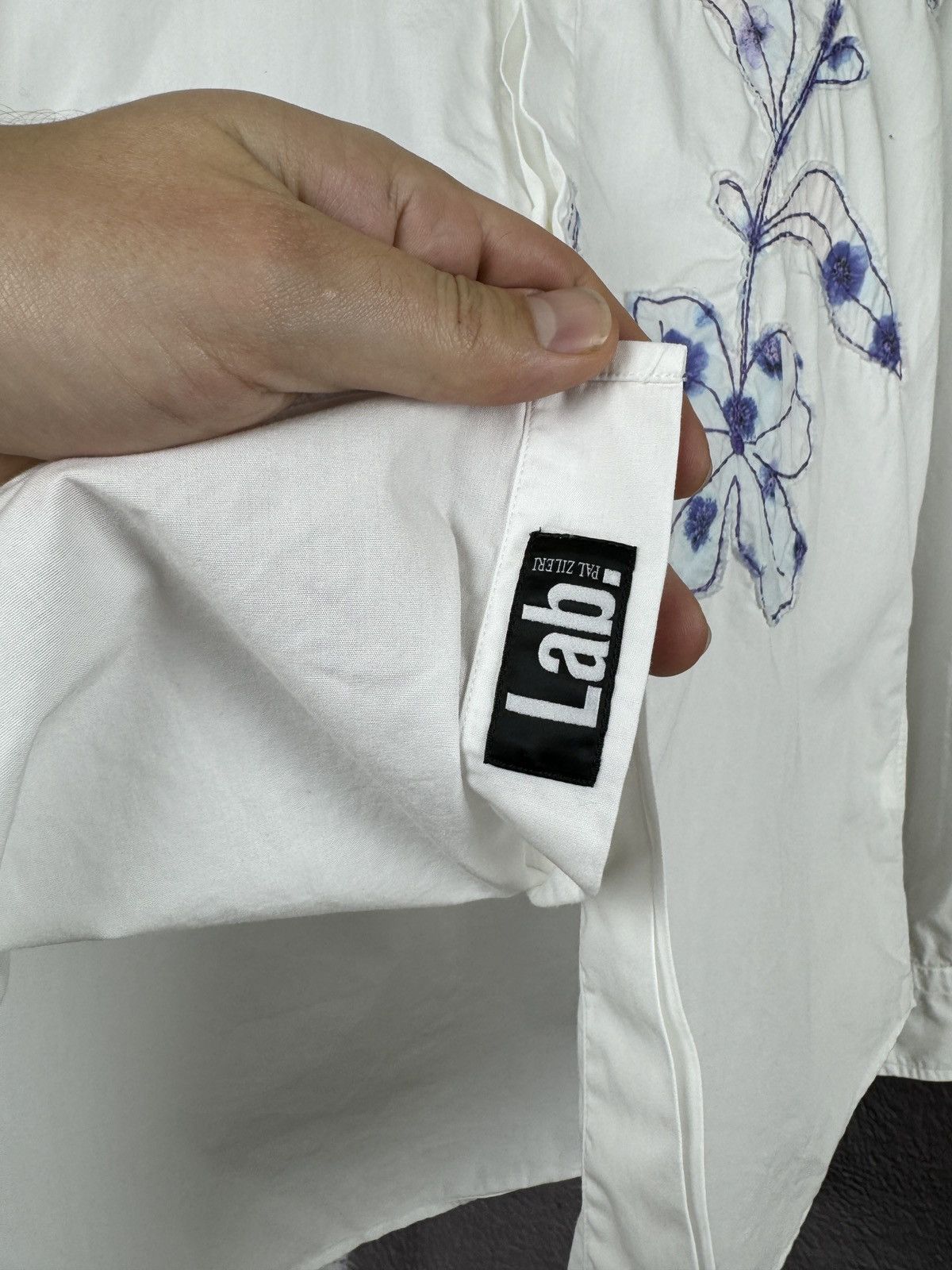 Pal Zileri Pal Zileri Lab. white vintage flower archival LS shirt Size US L / EU 52-54 / 3 - 9 Thumbnail