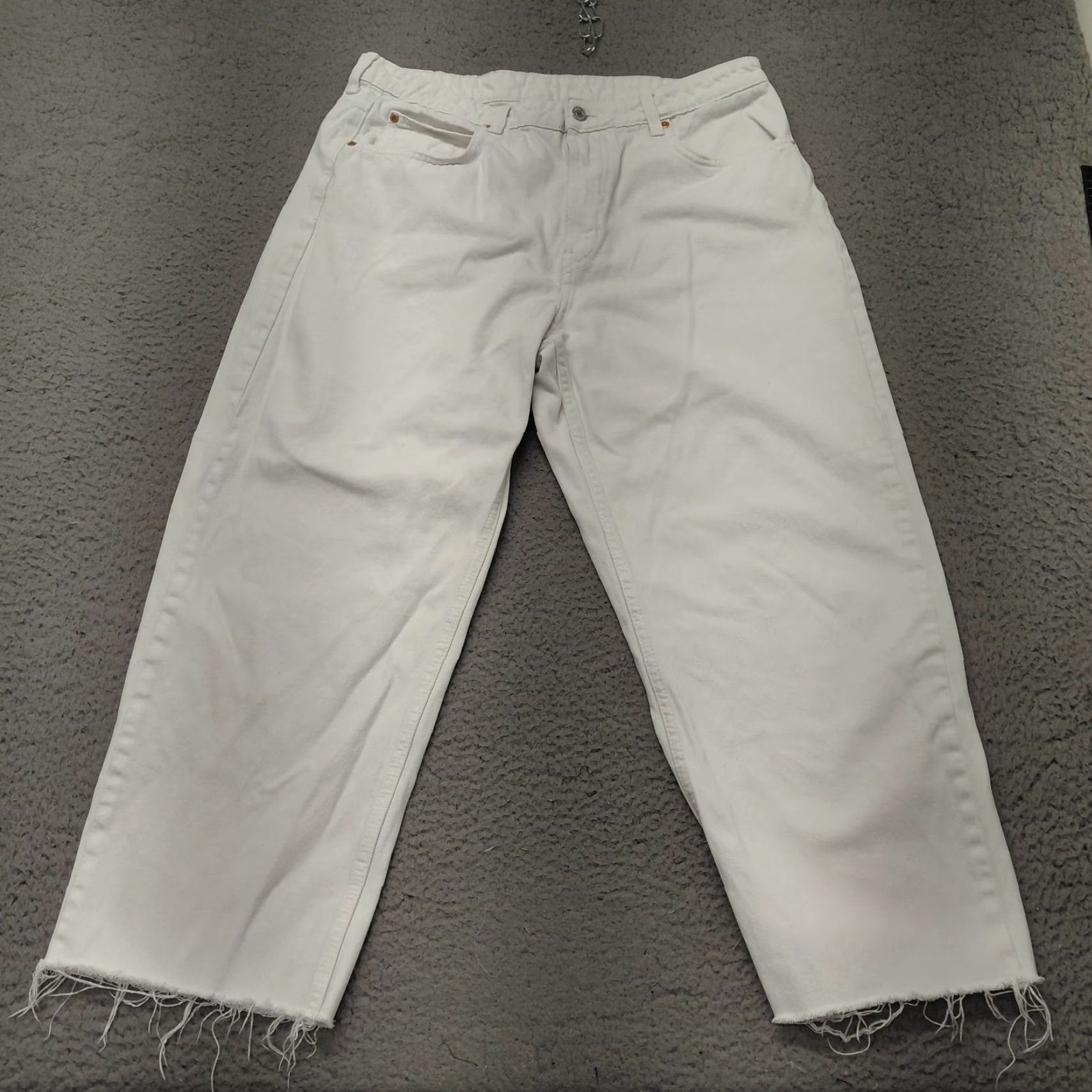 Levi's Levi's Denim Capri Jeans White 90s Baggy Capris 34 x 25.5 Womens Size 14 Casual Shaping Skinny 311 Regular Waist 29 Inseam 22 Inseam Size 27" / US 4 / IT 40 - 2 Thumbnail