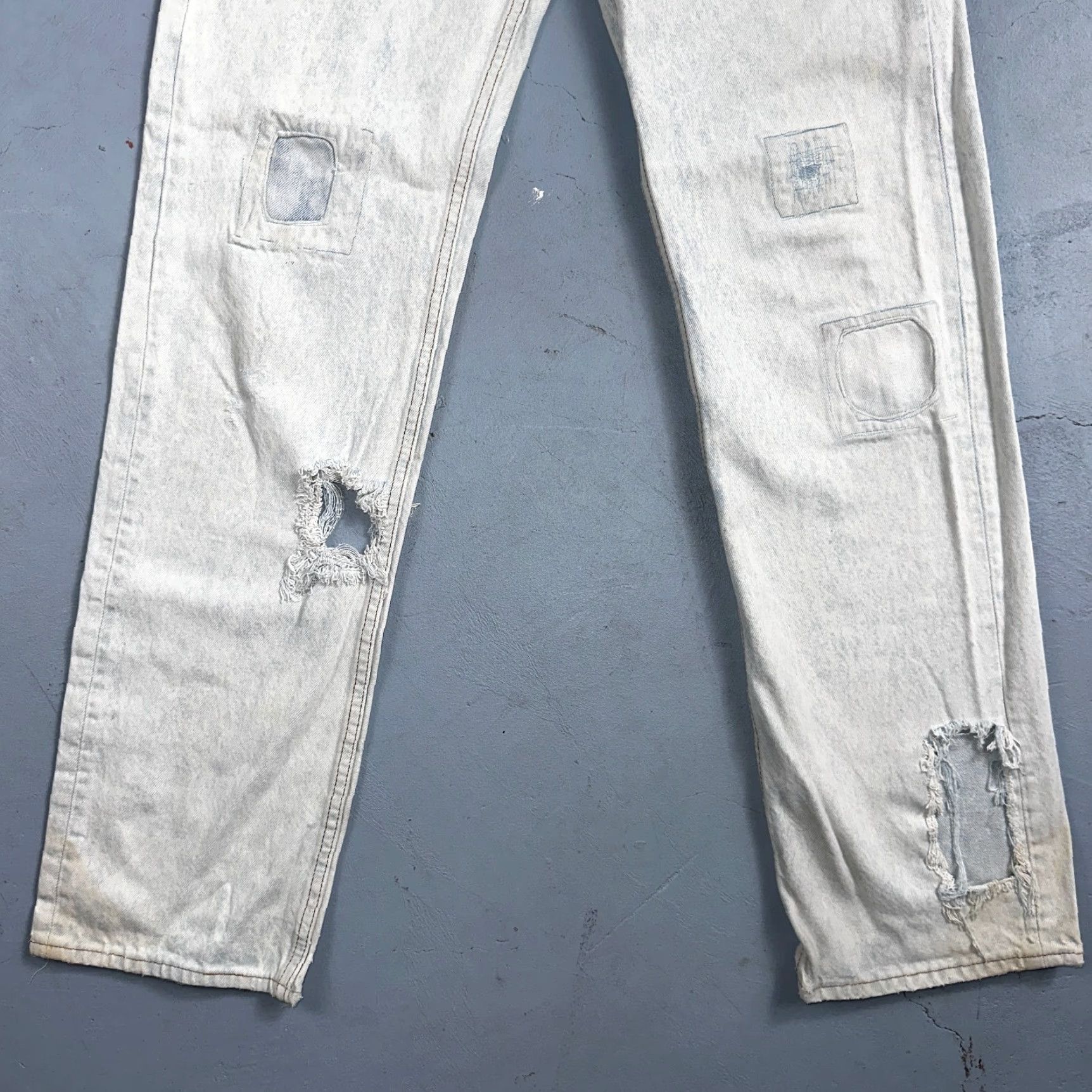 Levi's VINTAGE Levi's 501 Jeans 32x34 Light Blue 90s Straight Leg Denim Jeans Men Size 32 Regular Blue 501 Series Mens Size US 32 / EU 48 - 3 Thumbnail