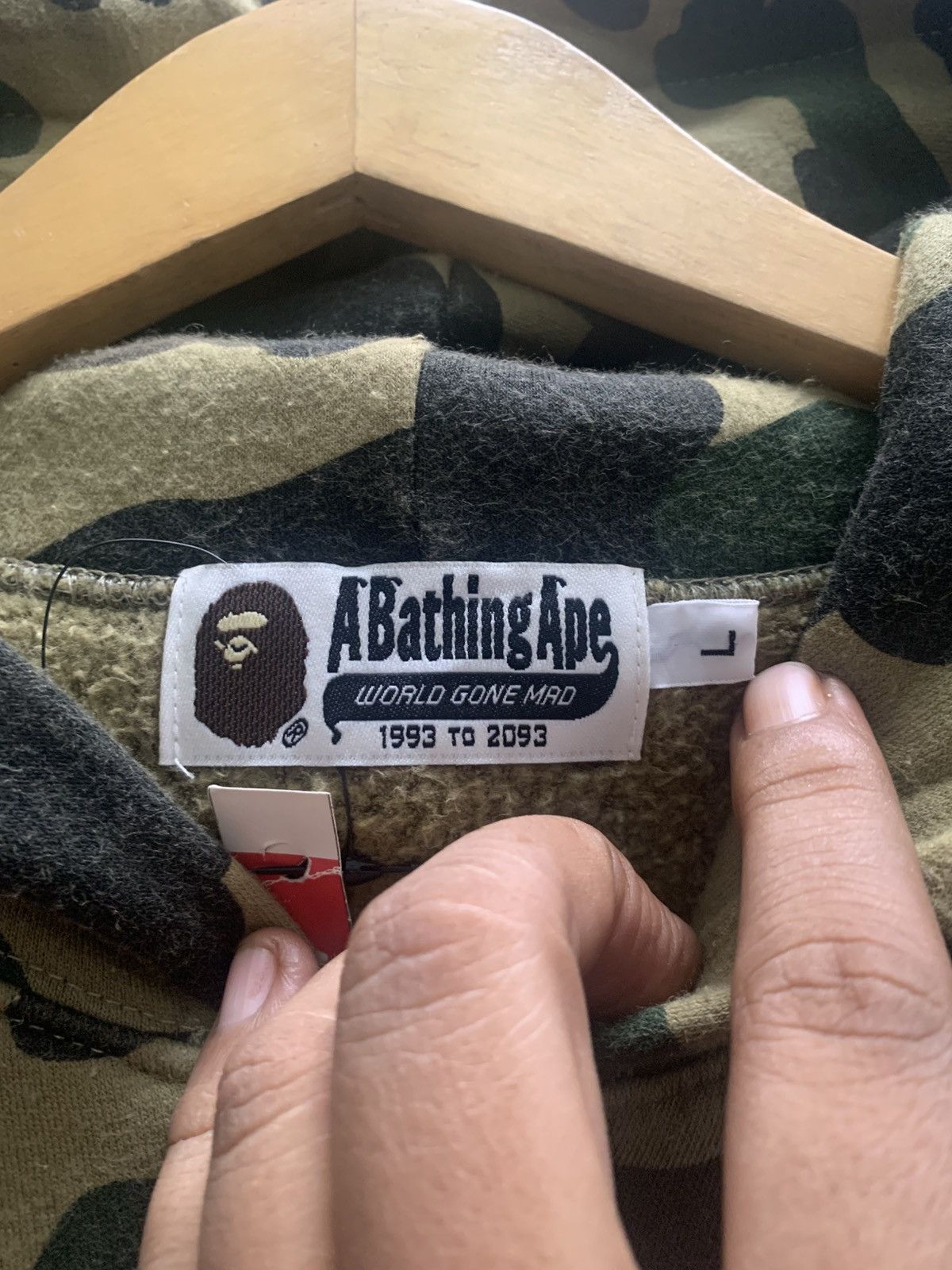 Bape Vintage BAPE 1st Camo Button Hoodie Size US L / EU 52-54 / 3 - 4 Thumbnail