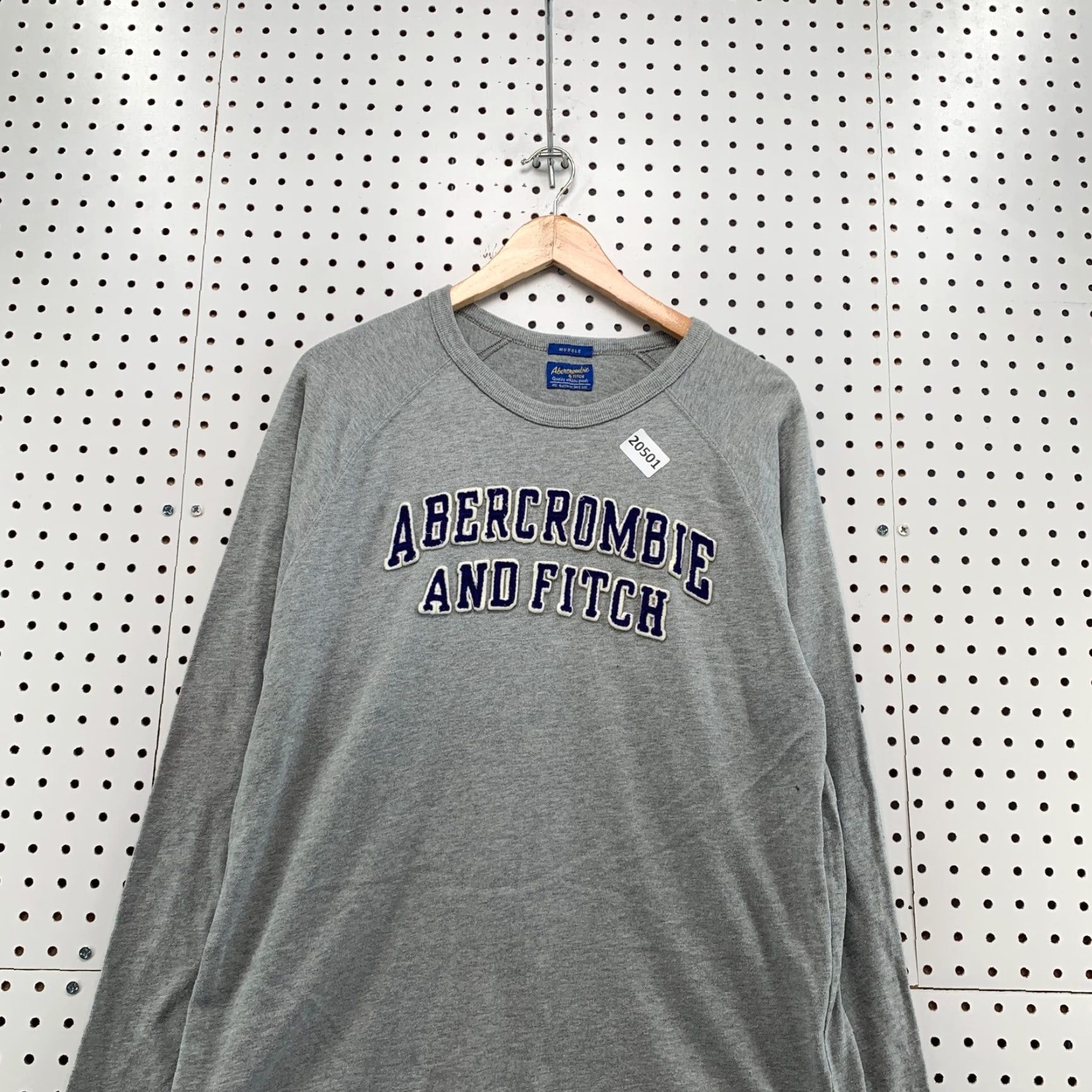 Abercrombie & Fitch VTG Abercrombie & Fitch Shirt Men Long Sleeve L Gray Embroidered Muscle 22.5x29.5 Mens Size US L / EU 52-54 / 3 - 6 Thumbnail