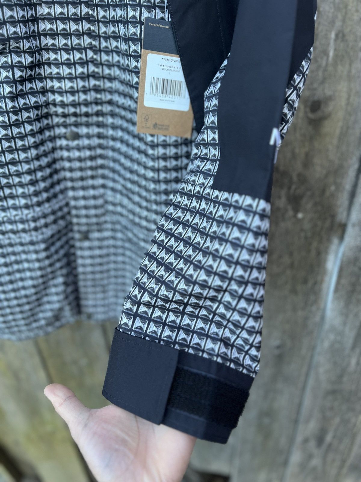 Supreme × The North Face Supreme X The North Face Studded Mountain Light Jacket NWT Size US L / EU 52-54 / 3 - 4 Thumbnail