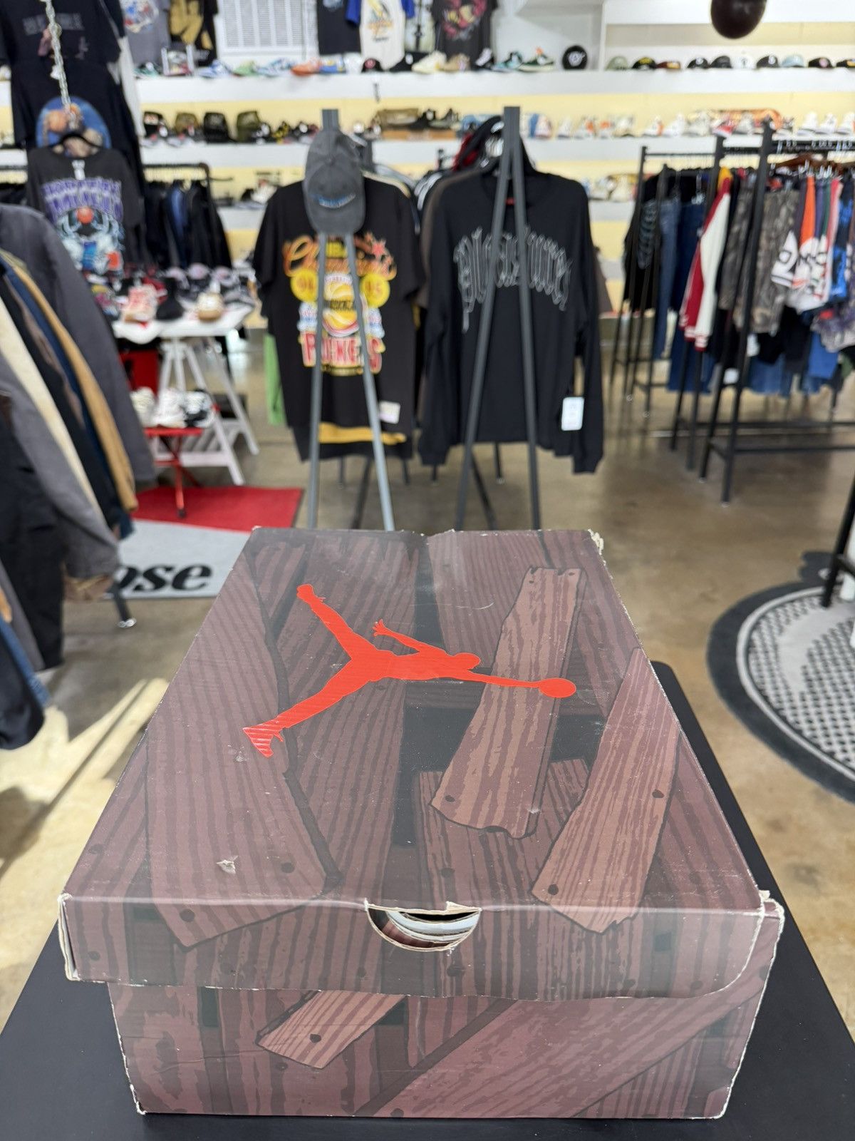Jordan Brand Air Jordan 5 Raging Bull Red Size 10 Size US 10 / EU 43 - 15 Thumbnail