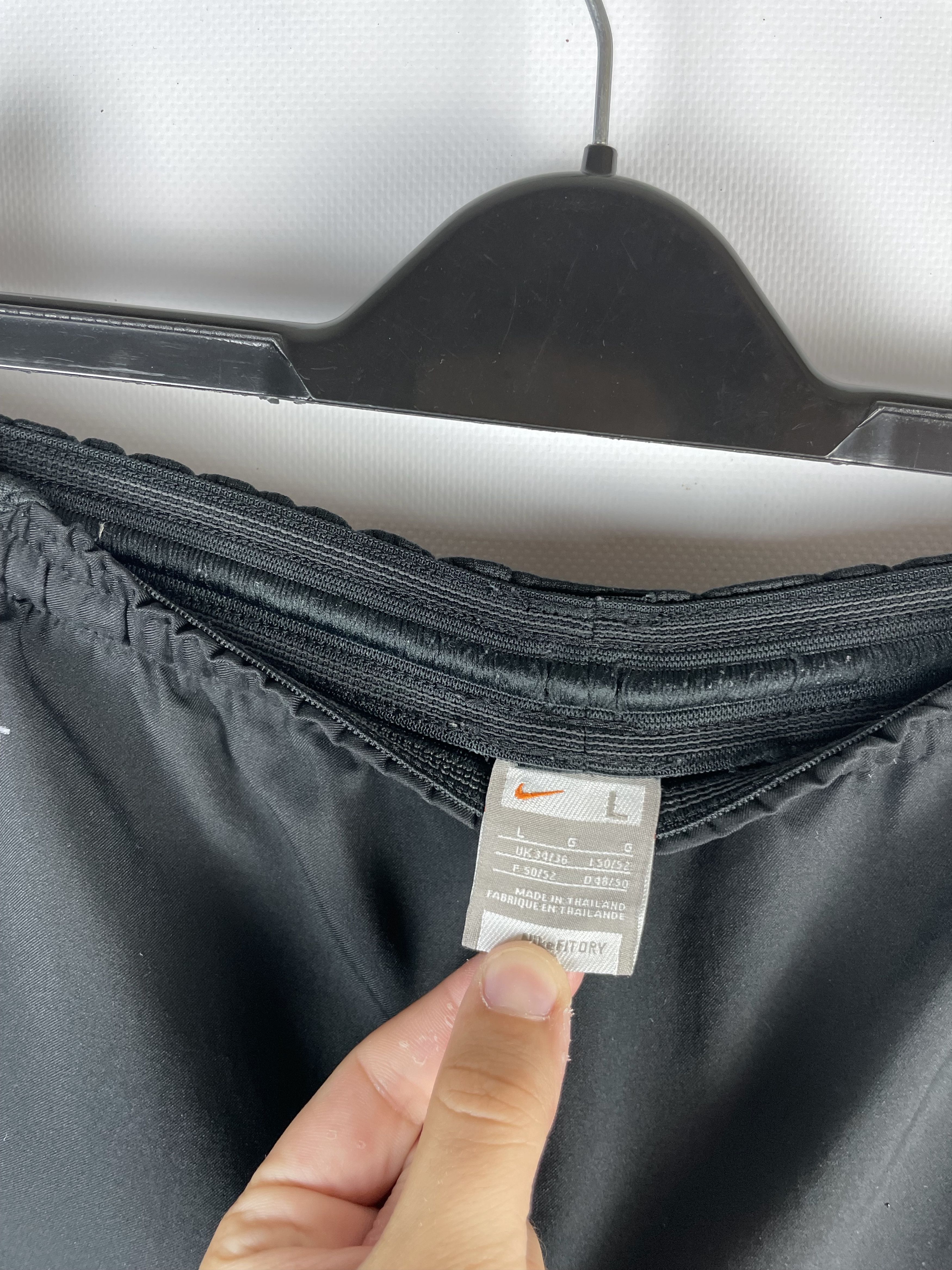 Nike Mens Vintage Nike shorts Y2k Size US 34 / EU 50 - 7 Thumbnail