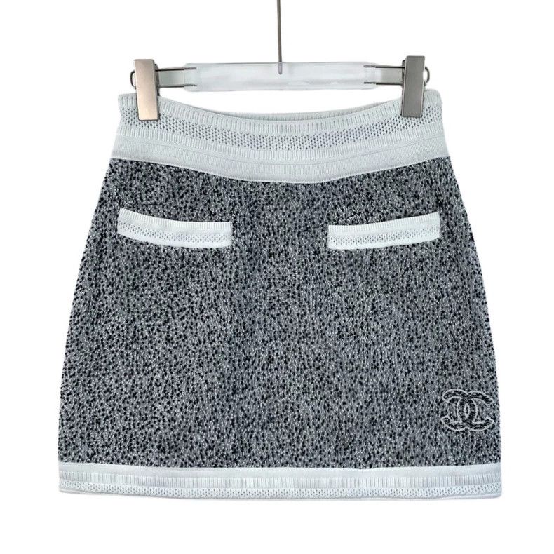 Chanel Chanel Gray Knit Mini Skirt Size 36 - dmc Size US 36 / EU 52 - 1 Thumbnail