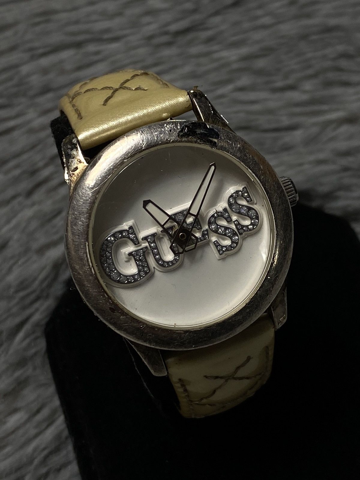 Guess × Vintage Guess Beige Leather Watch | Japanese Brand Size ONE SIZE - 3 Thumbnail