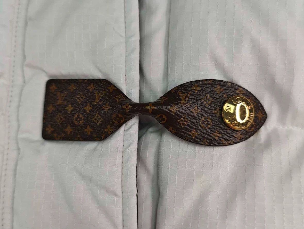 Louis Vuitton Louis Vuitton White classic leather logo button down jacket Size US S / EU 44-46 / 1 - 5 Thumbnail
