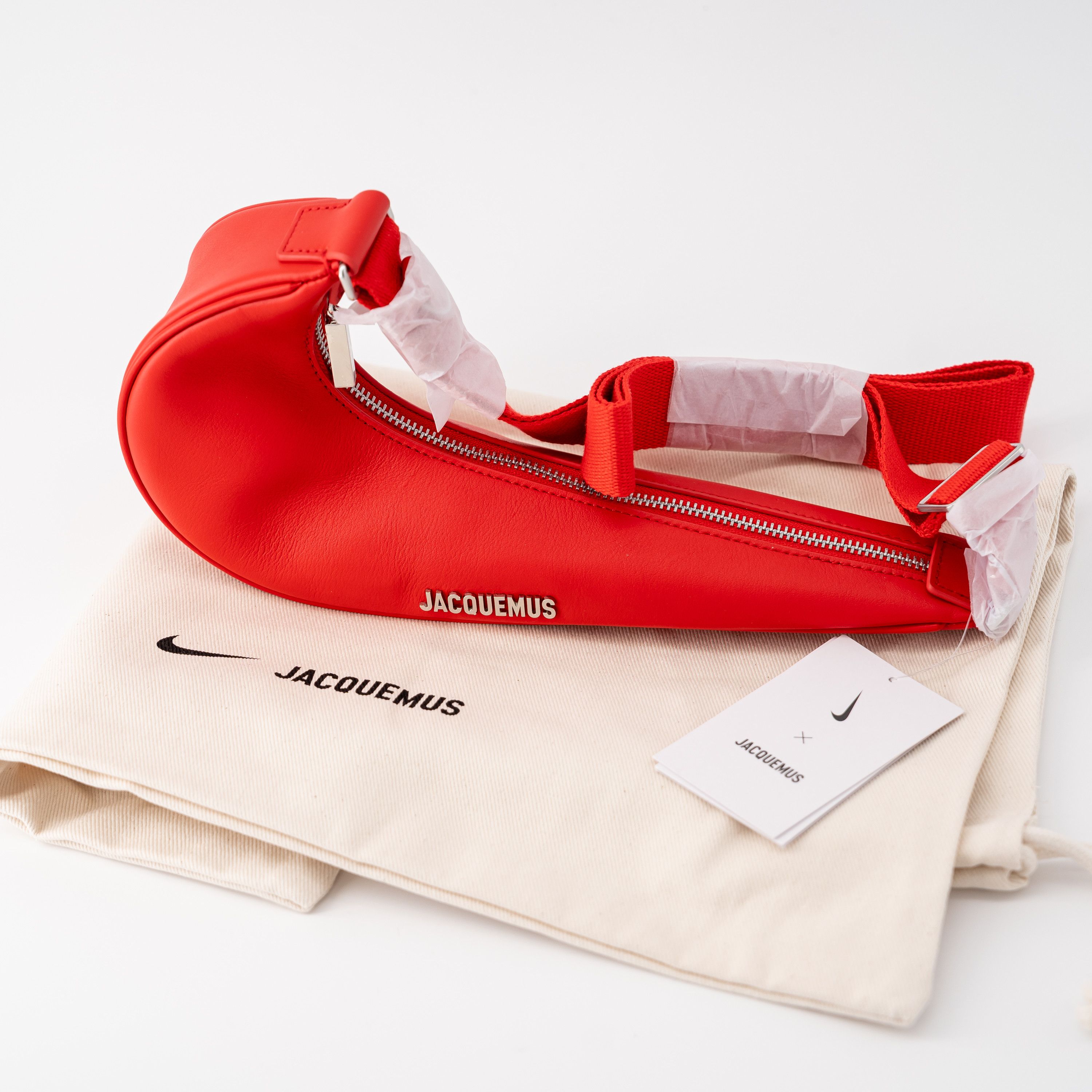 Jacquemus × Nike Jacquemus Nike Le Sac Swoosh Shoulder Bag Red Leather Size ONE SIZE - 6 Thumbnail