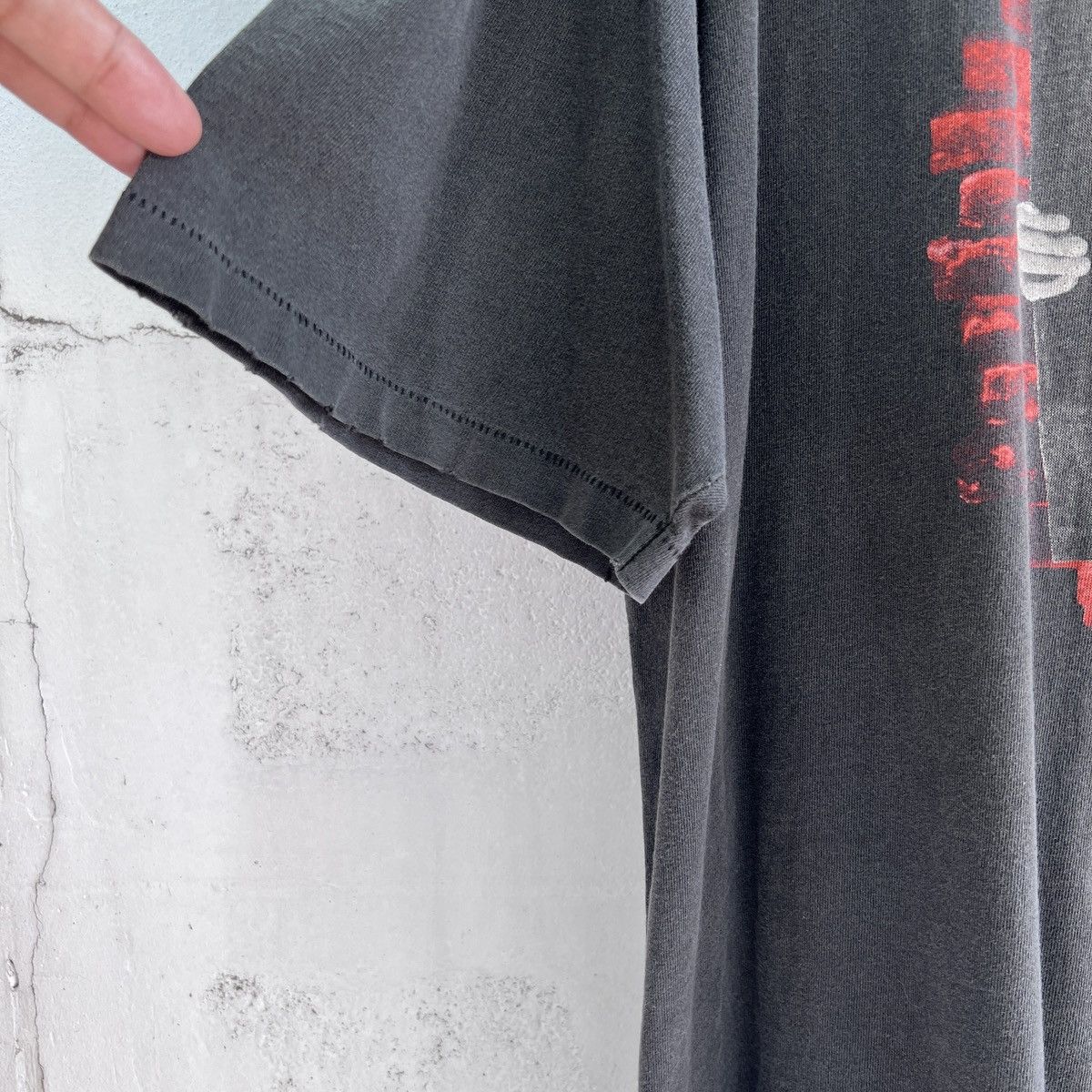 Band Tees Vintage 90s Pearl Jam Window Pain Tee XL Thrashed Sun Faded Size US XL / EU 56 / 4 - 11 Thumbnail