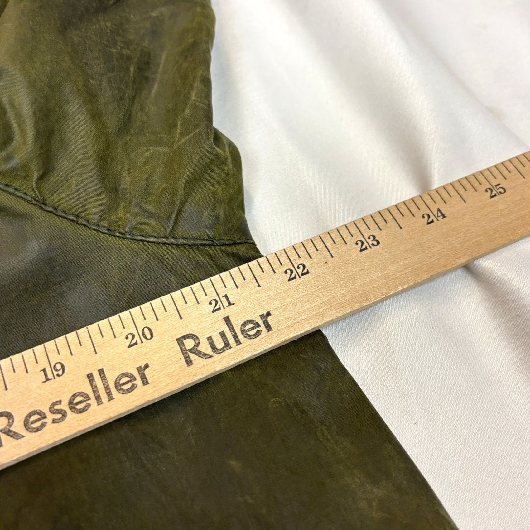 Barbour Barbour Beaufort Jacket Barbour Classic Beaufort Waxed Plaid Lined Olive Jacket Men’s C38 Mens M Olive Waxed Collared Zipper Snap Overcoat Size US M / EU 48-50 / 2 - 5 Thumbnail
