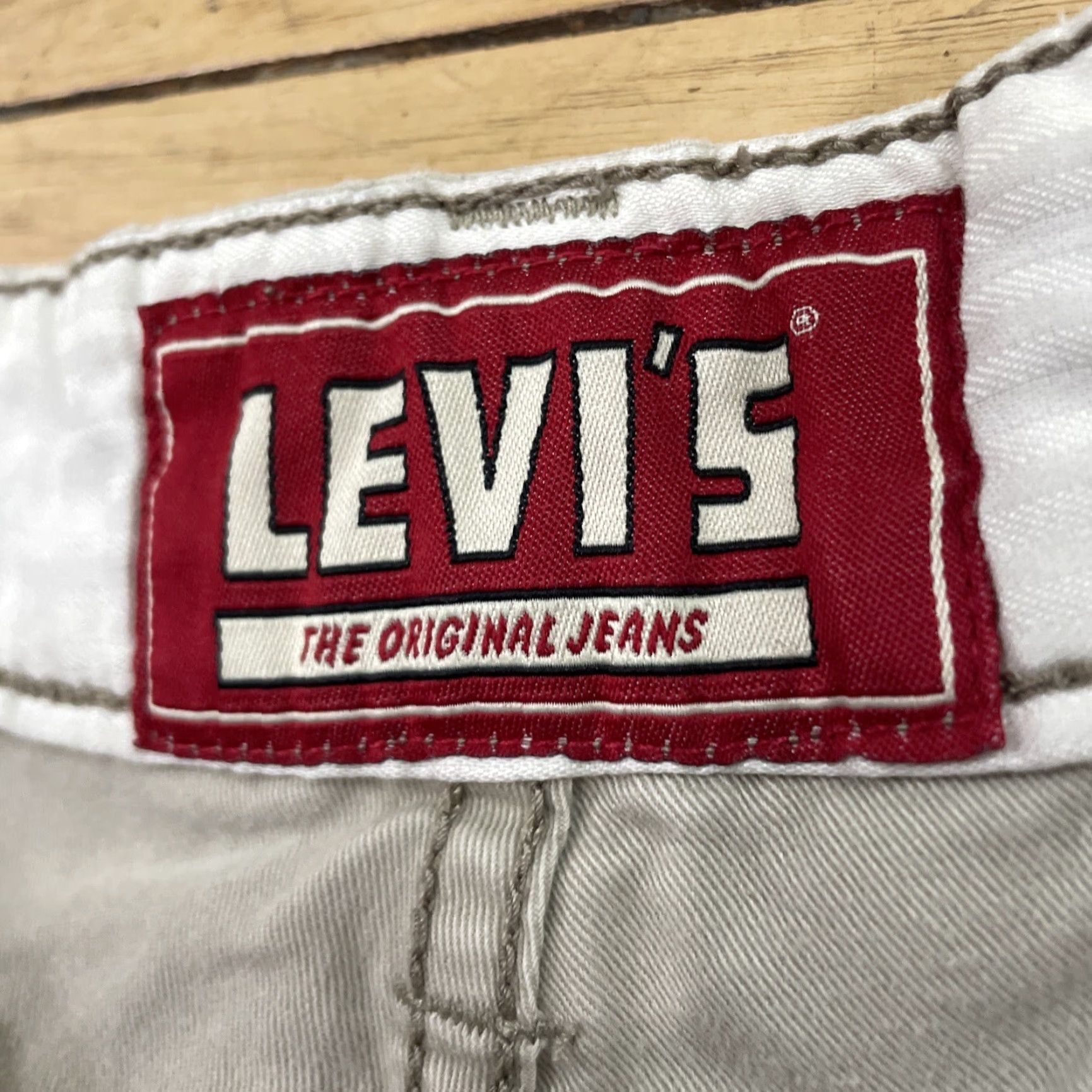 Levi's LEVI'S Cargo Shorts Men W36 Vtg Y2k Chunky Baggy Grunge Cream Cargo Bermuda 10' Size US 36 / EU 52 - 4 Thumbnail