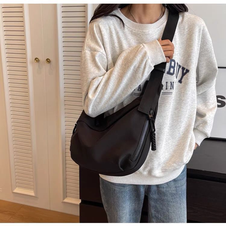 The Unbranded Brand Fashionable and Minimalist Crossbody Bag Size ONE SIZE - 5 Thumbnail