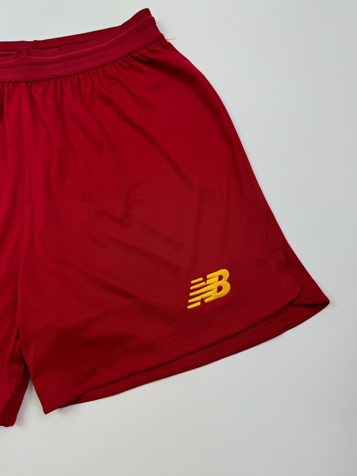 New Balance F.C Liverpool New Balance Red Training Shorts Size US 30 / EU 46 - 2 Thumbnail