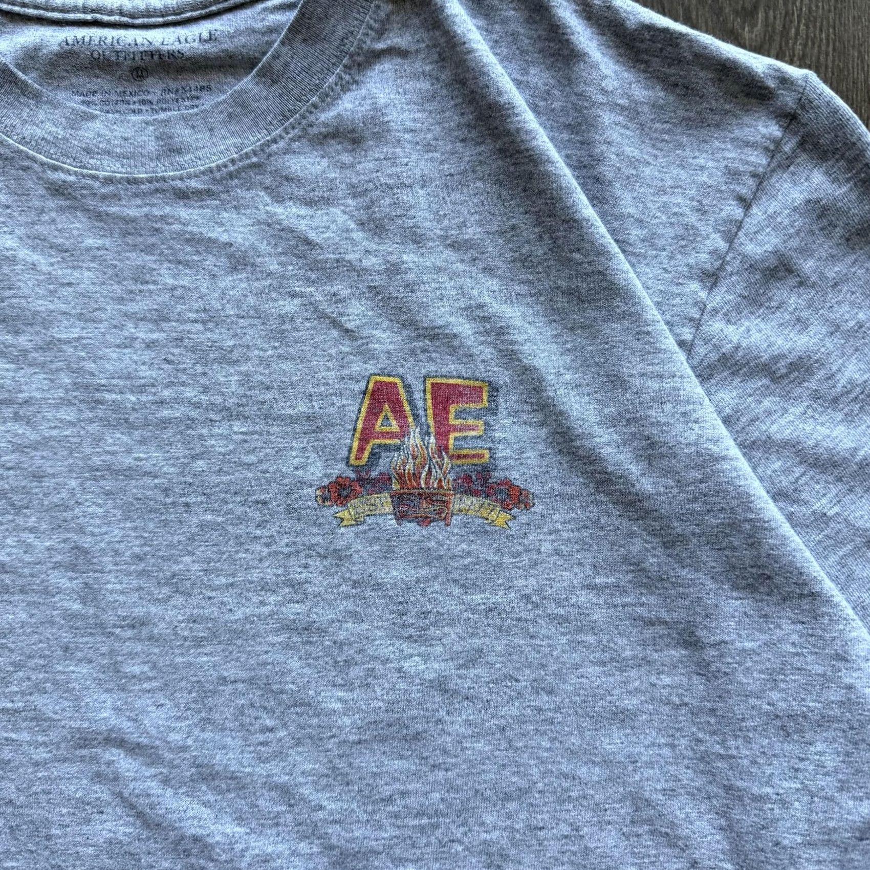 American Eagle Outfitters American Eagle Outfitters Shirt Medium Gray Y2K Surf Wave Hawaiian Graphic Tee Size US M / EU 48-50 / 2 - 5 Thumbnail