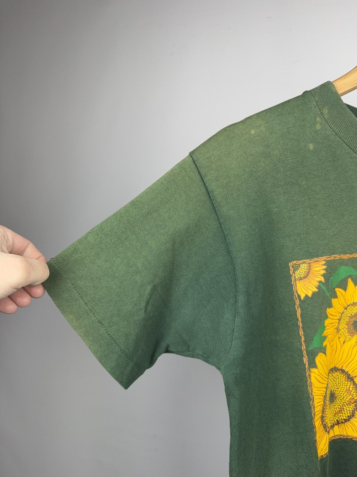 Vintage Vintage 90s Underwater Impressions Sunflower Graphic T-Shirt Size US M / EU 48-50 / 2 - 4 Thumbnail