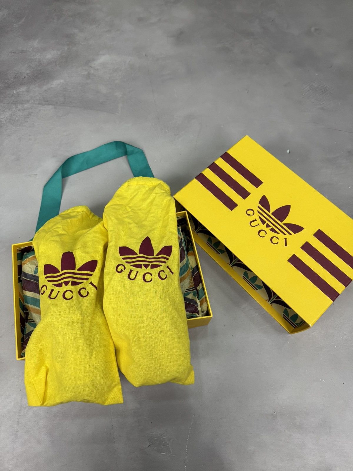 Adidas × Gucci Fw22 Gucci x Adidas Trefoil Slippers(Black/39eu) Size US 9 / IT 39 - 13 Thumbnail