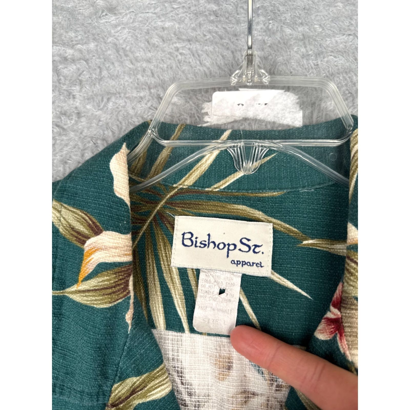 Vintage VINTAGE Bishop St. Shirt Men Large Green Beige Floral Plumeria Cotton Hawaiian Shirt Size US L / EU 52-54 / 3 - 7 Thumbnail