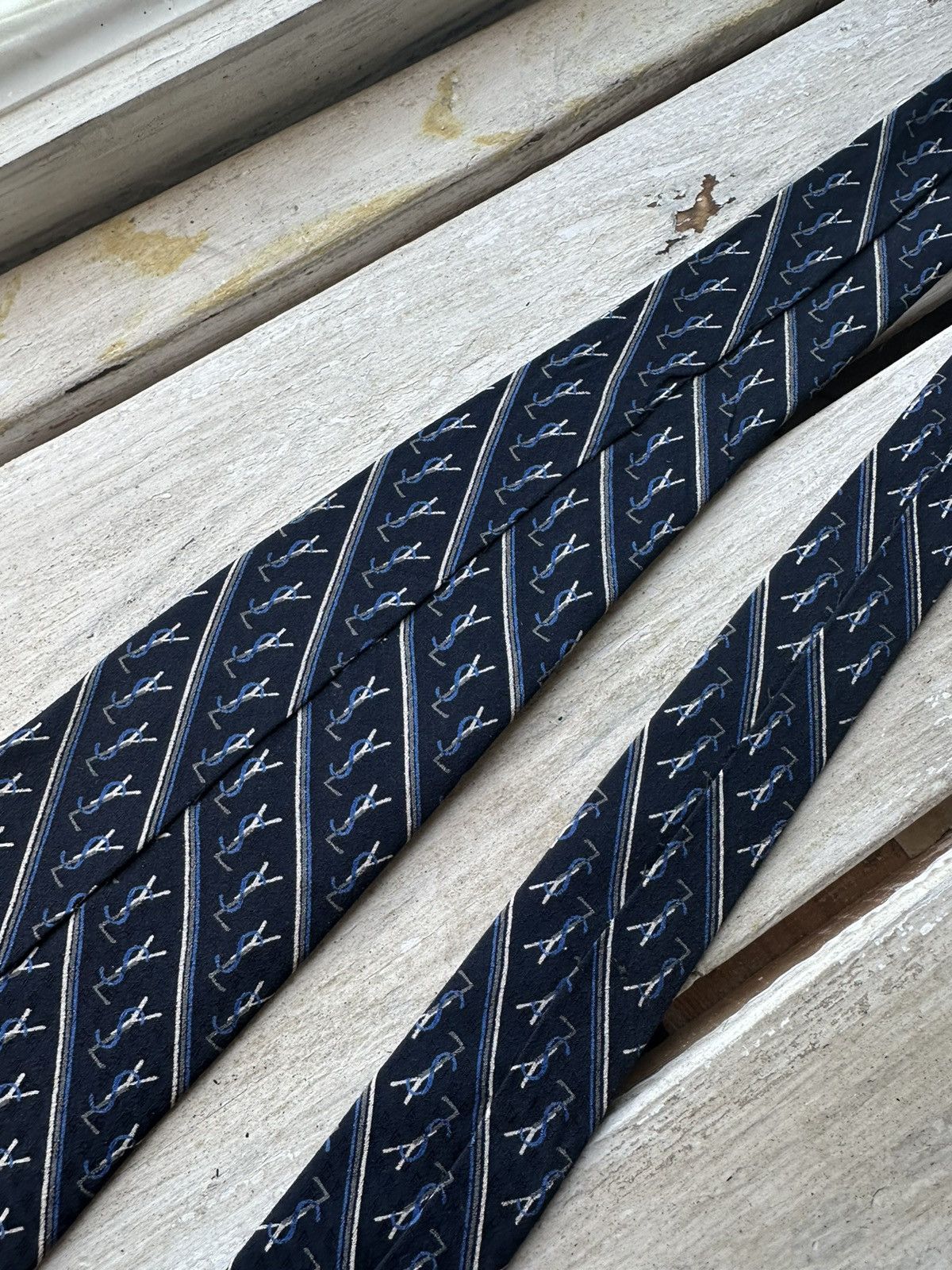 Designer × Yves Saint Laurent GRAIL🚨 Yves Saint Laurent MONOGRAM YSL vintage Tie Size ONE SIZE - 11 Thumbnail