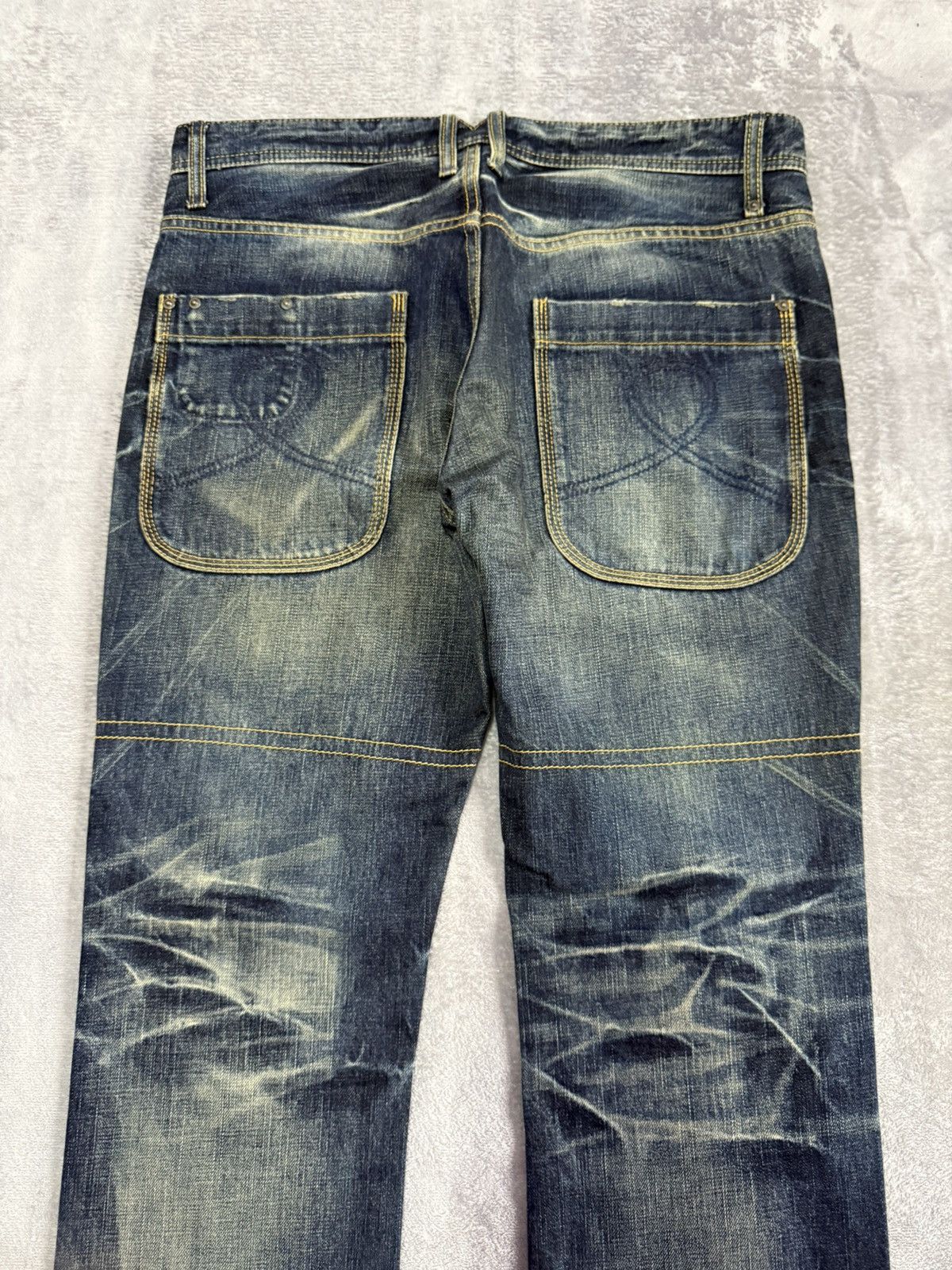 Japanese Brand Takeo Kikuchi Japan Claw Mark Mud Wash Loose Jeans Size US 34 / EU 50 - 16 Thumbnail