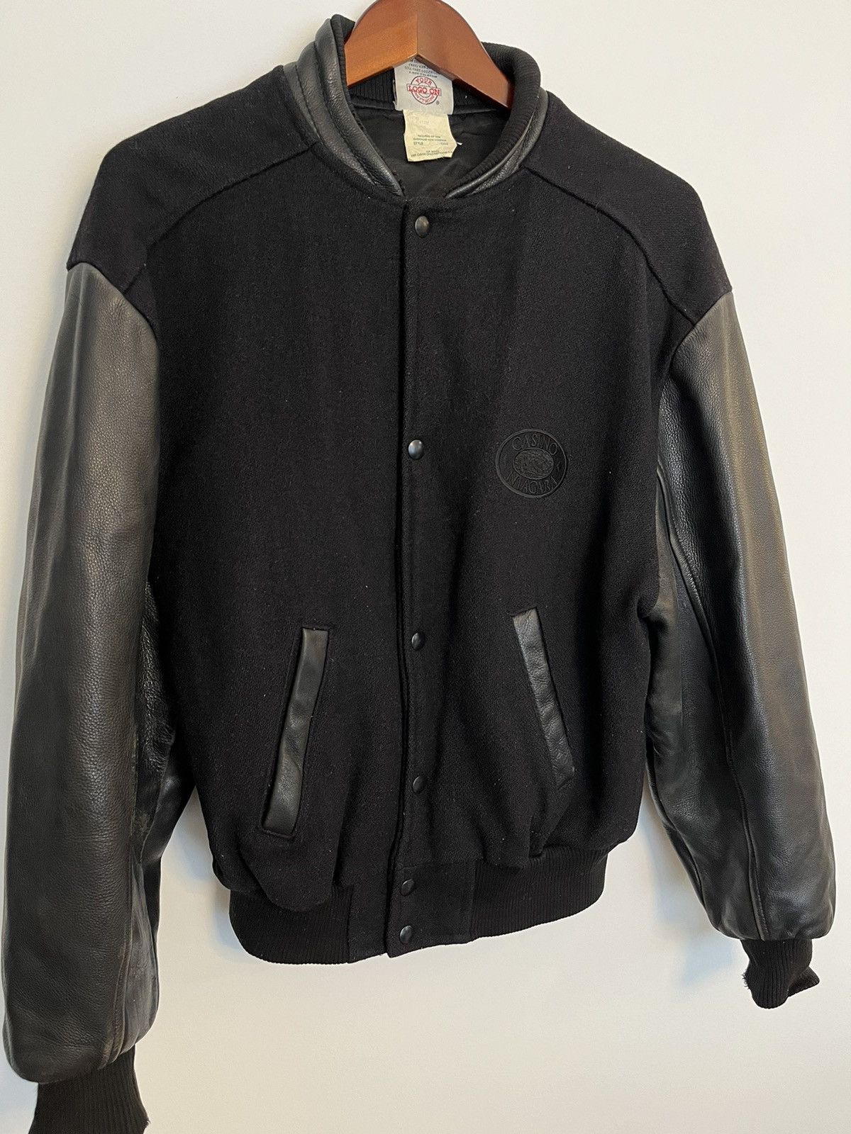 90’s avintage varsity jacket Casino Niagara Black leather